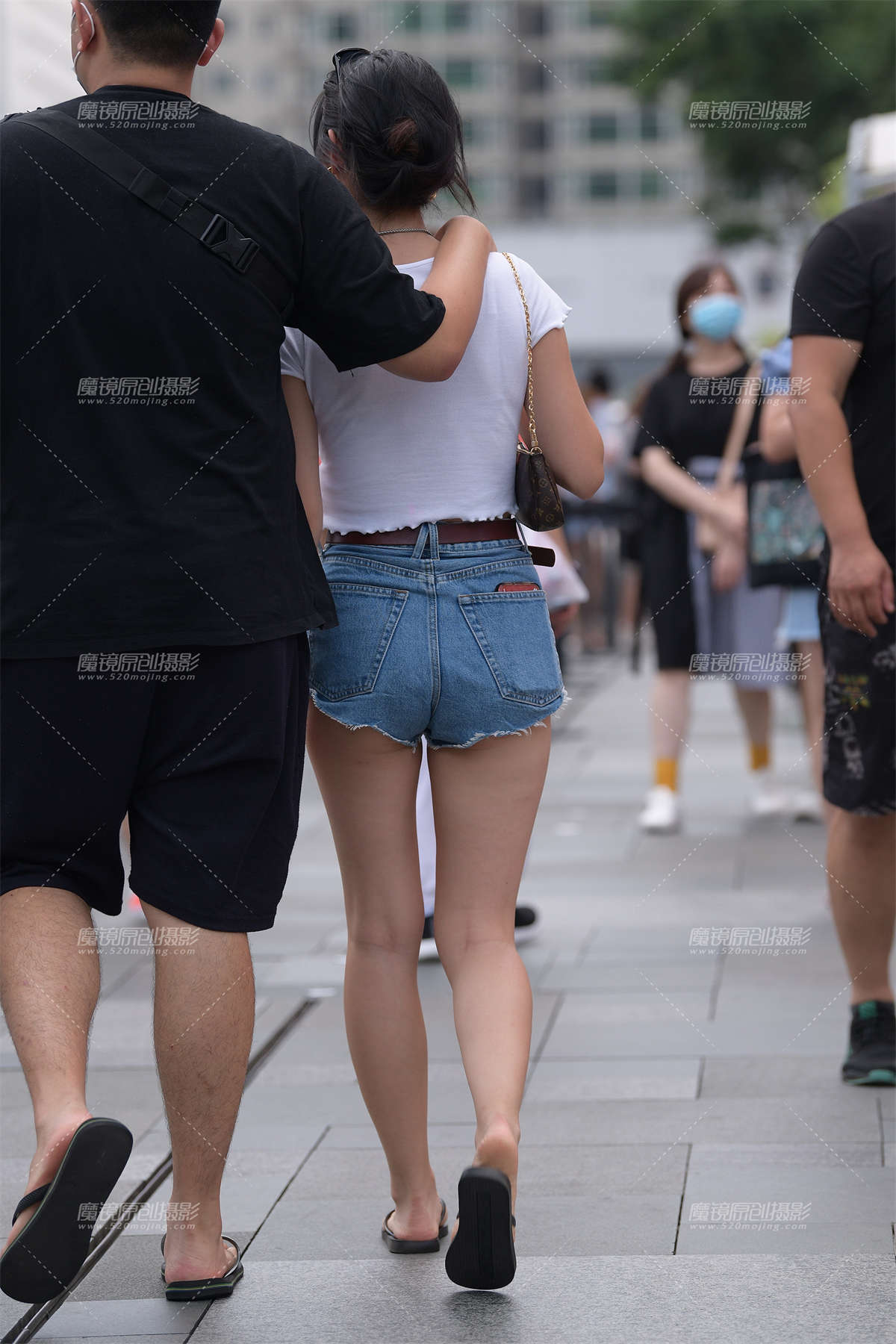 图片[2]-热裤肉腿~-日更街拍