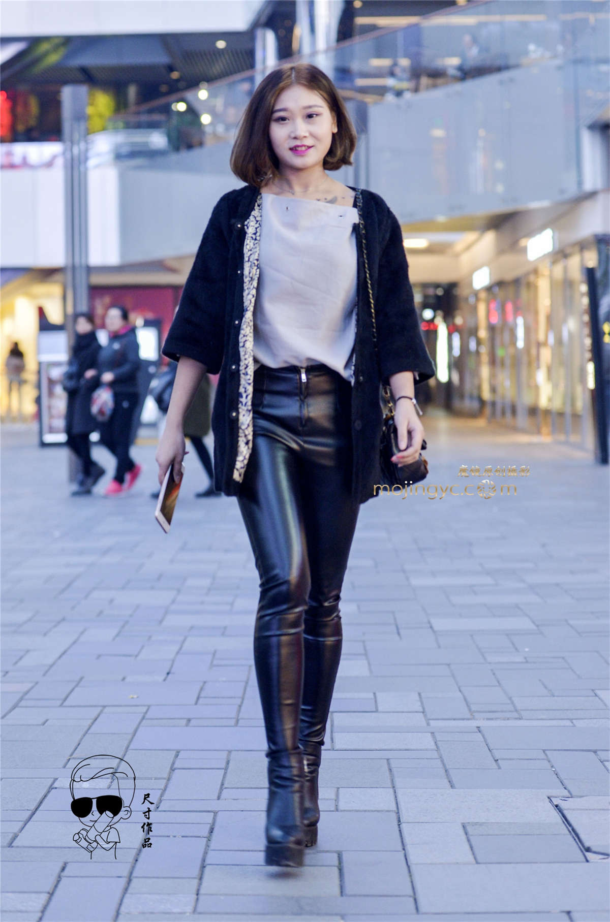 图片[2]-皮裤大长腿美女性感美丽（2016年11月2日20P）-日更街拍