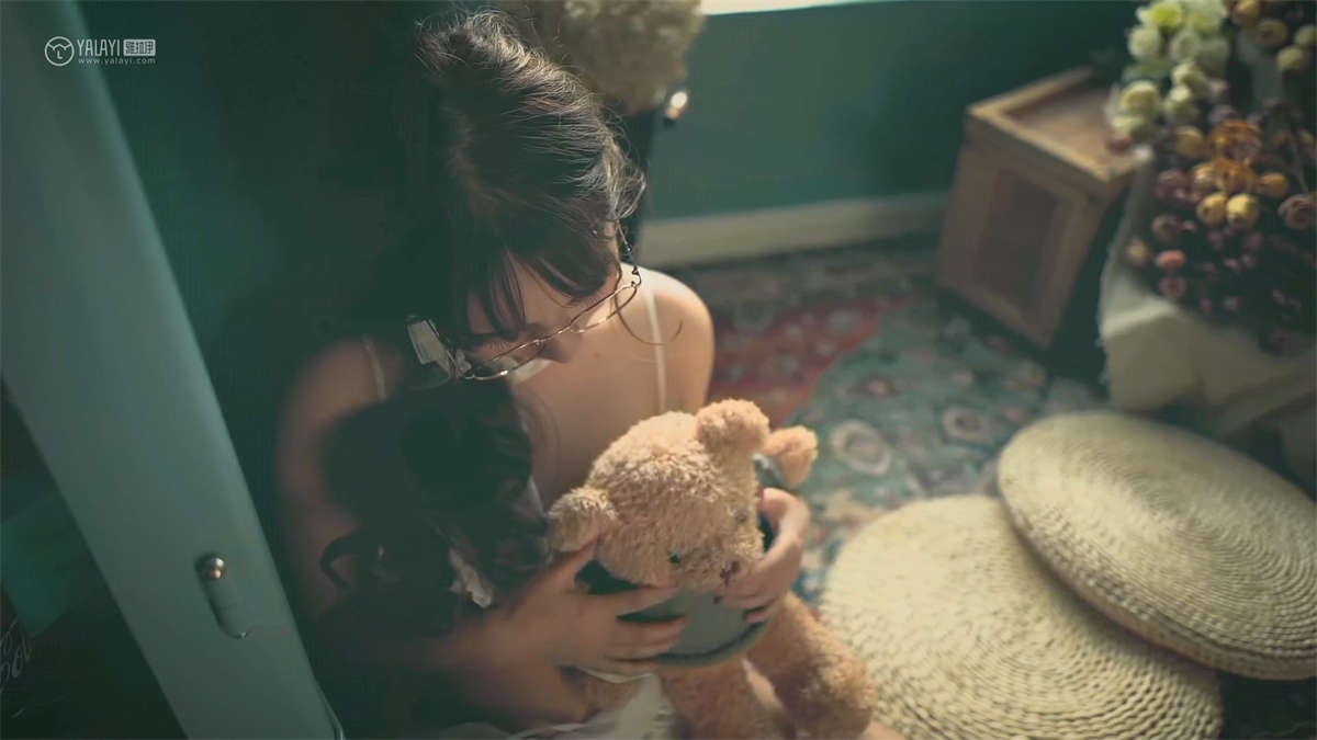 图片[2]-YALAYI雅拉伊视频 2019.06.17 V044 老师的假日 顾盼兮-日更街拍