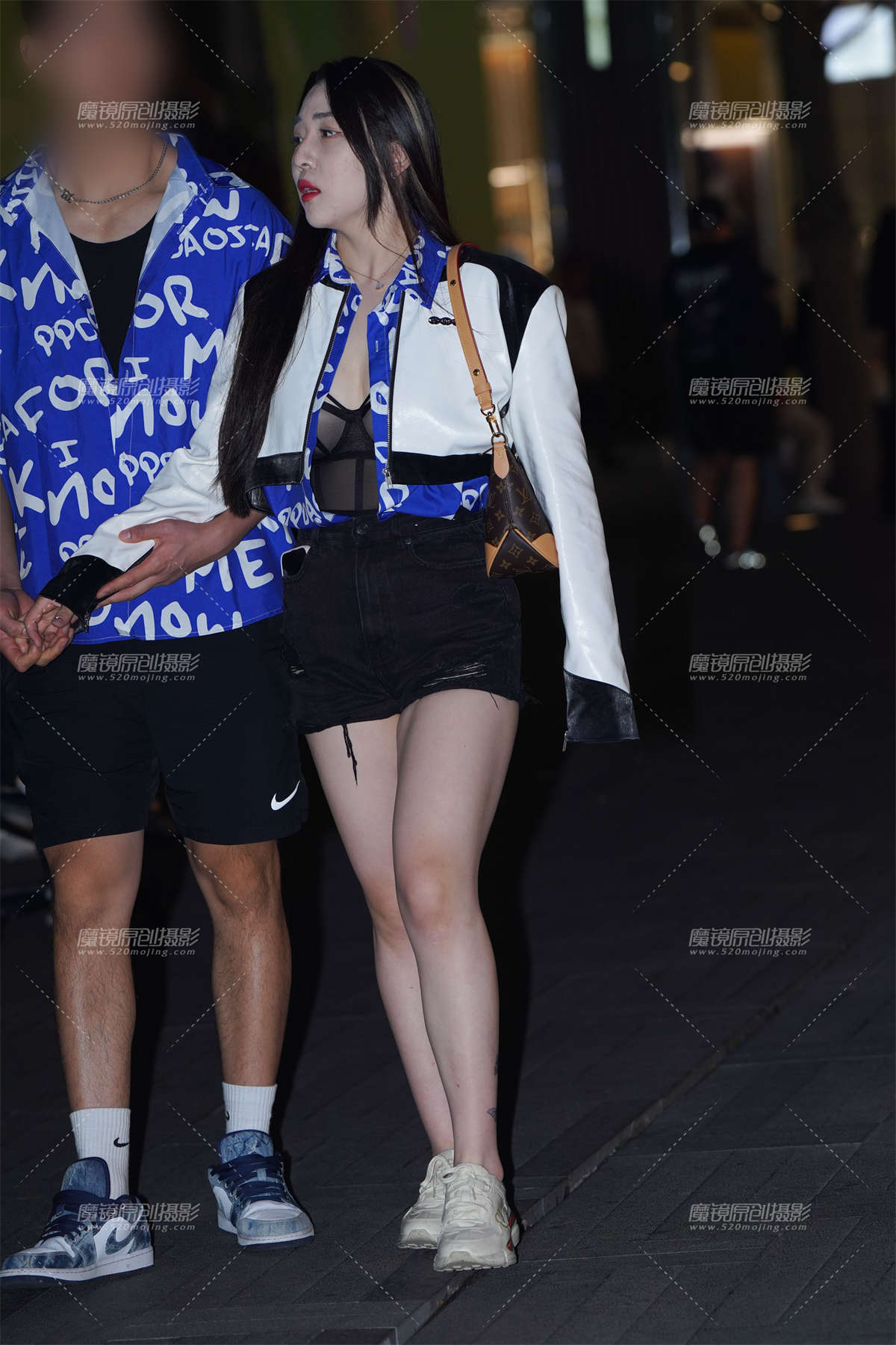 热裤的魅力-日更街拍