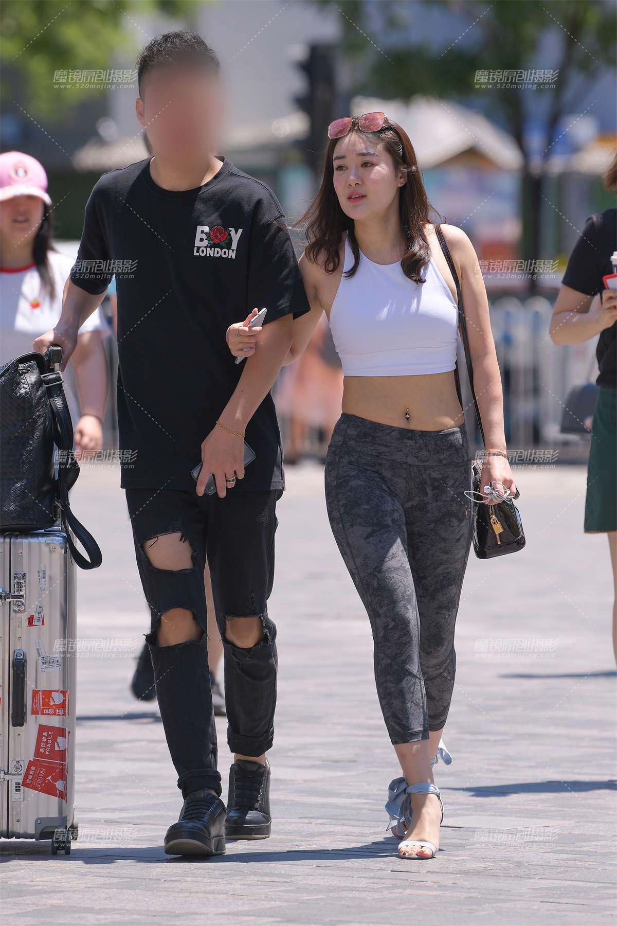 【街拍之魂赛帖】骄阳下的情侣-日更街拍