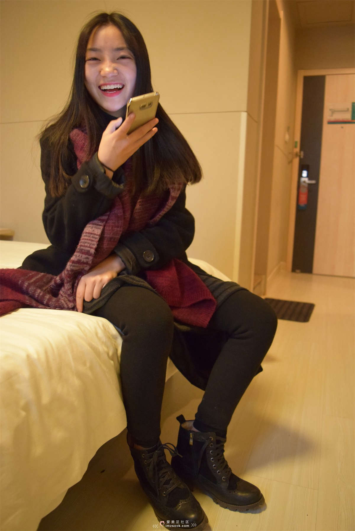 图片[2]-MZSOCK-2018 No.177 可的小姐姐皮靴灰色棉袜-日更街拍