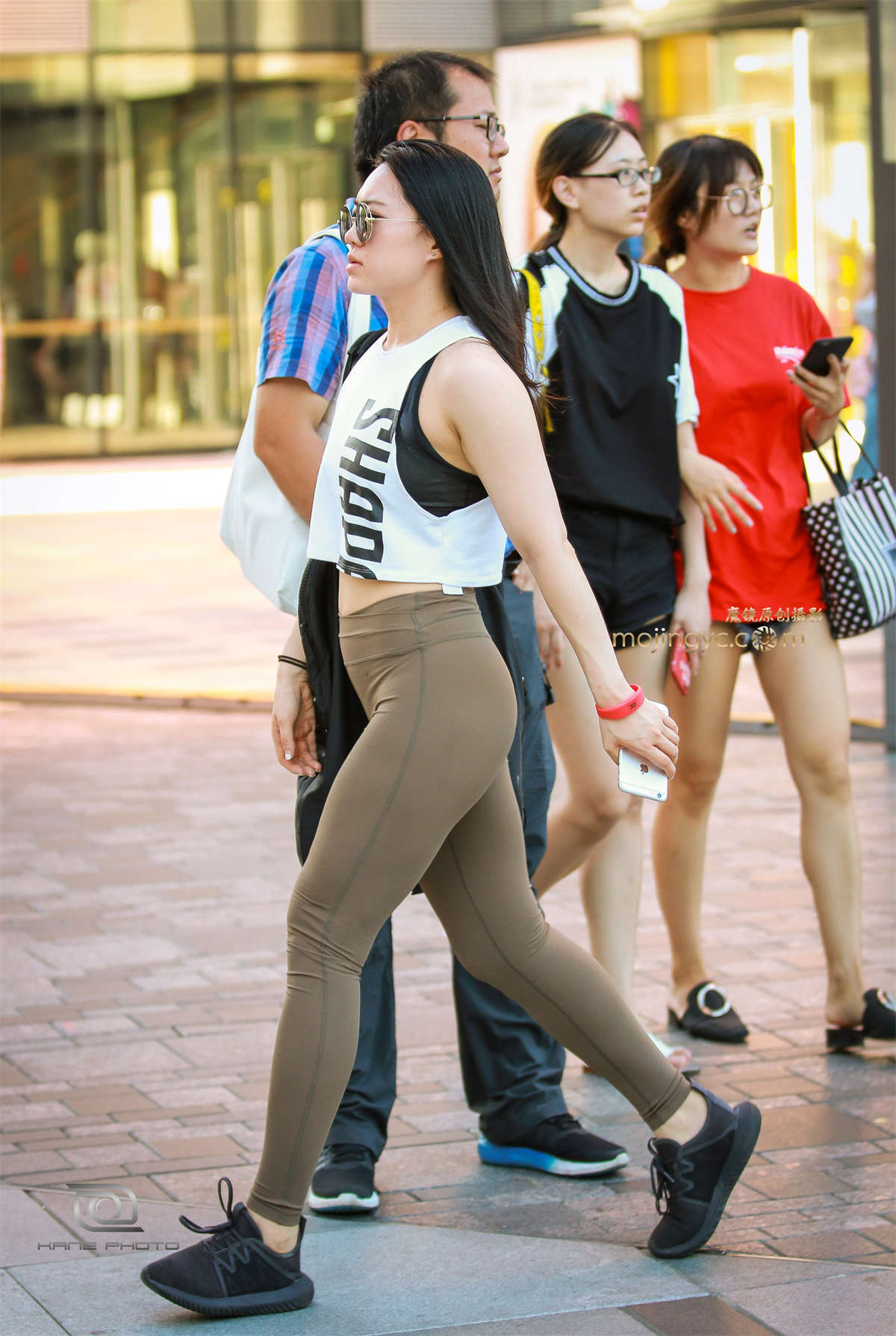 图片[2]-极品翘臀肉欲紧绷瑜伽T裤-日更街拍