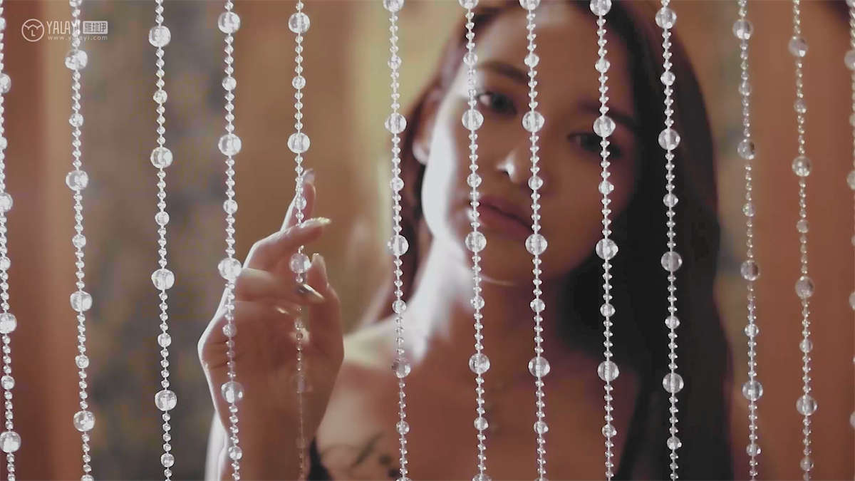 图片[2]-YALAYI雅拉伊视频 2019.09.16 V072 新办公室职员 刘子炀-日更街拍