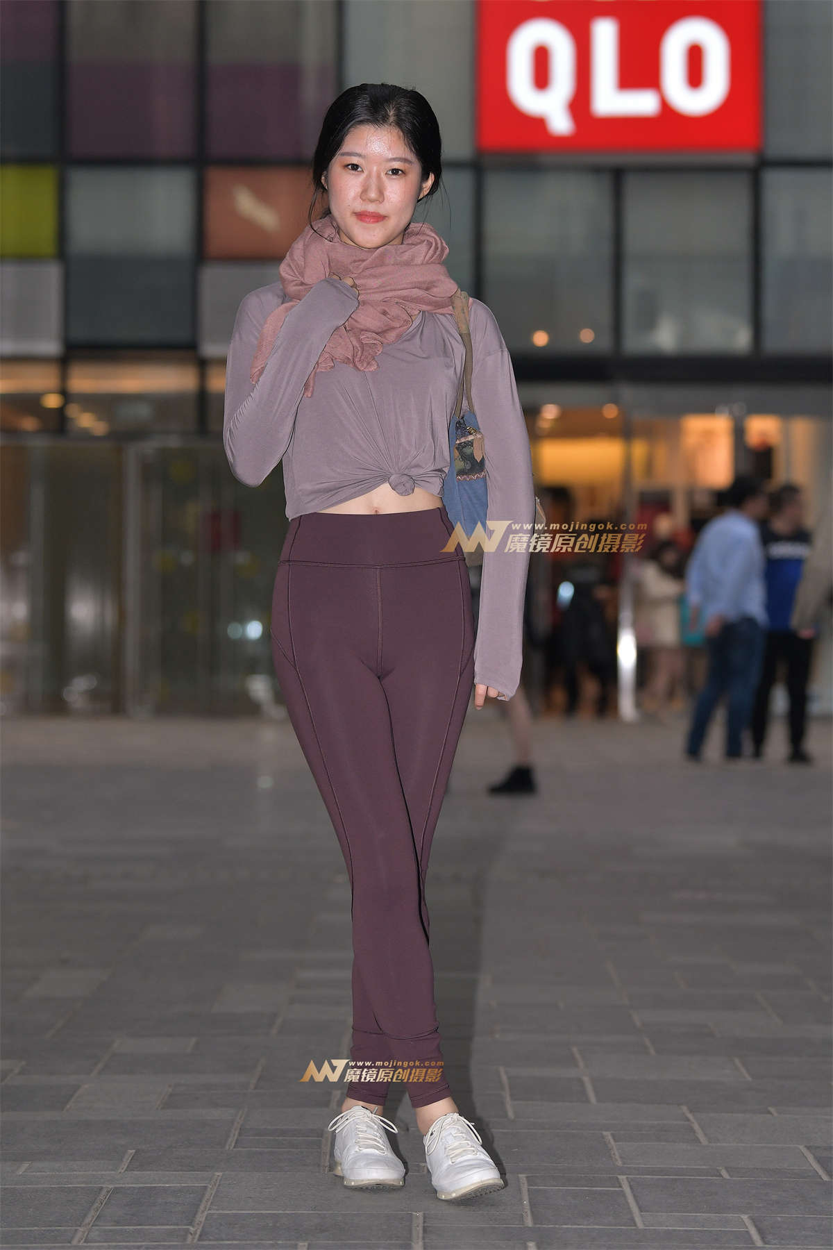 【红石赛帖】傍晚搭讪性感紧身瑜伽裤美女-日更街拍