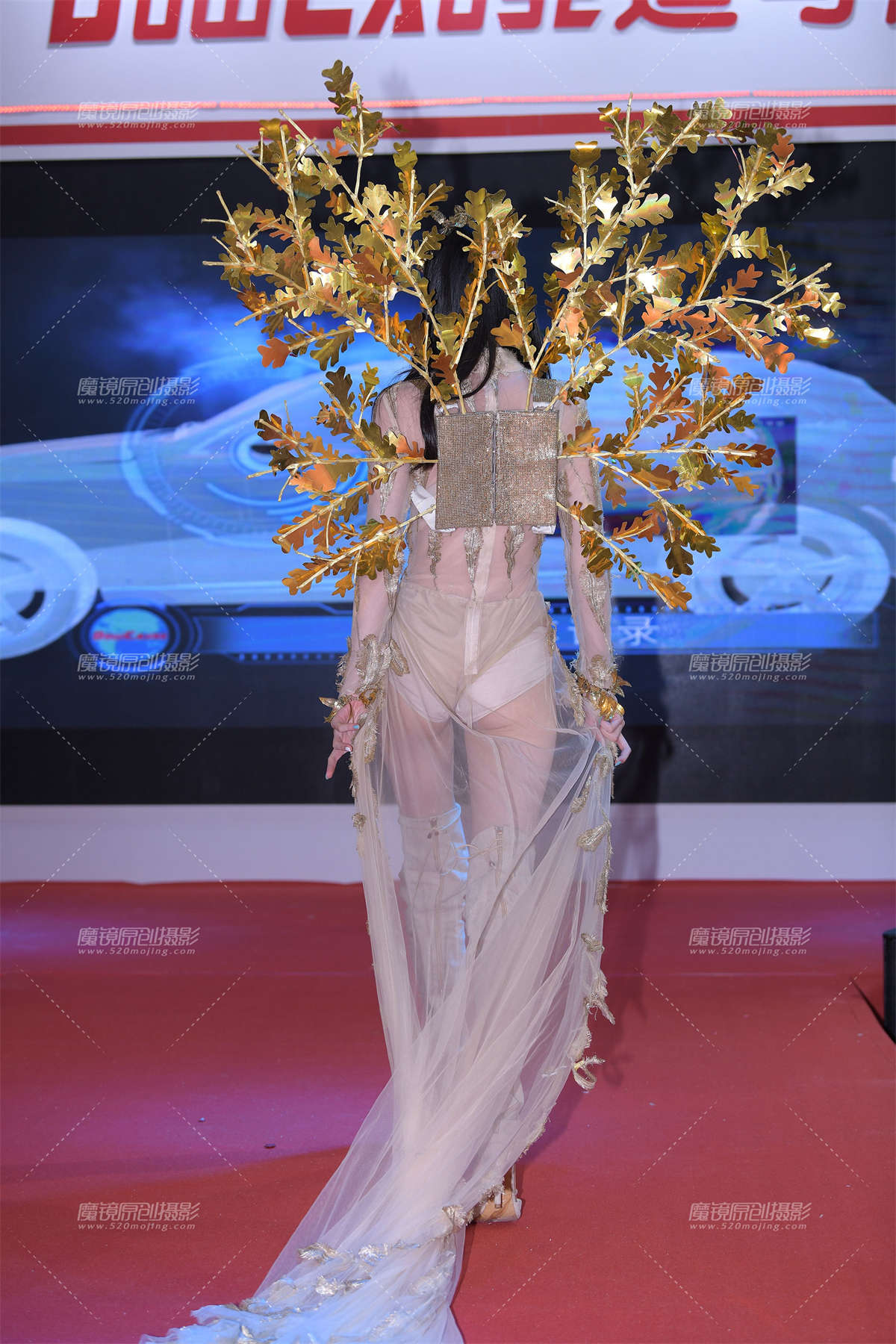 图片[2]-高叉比基尼长腿女模-日更街拍