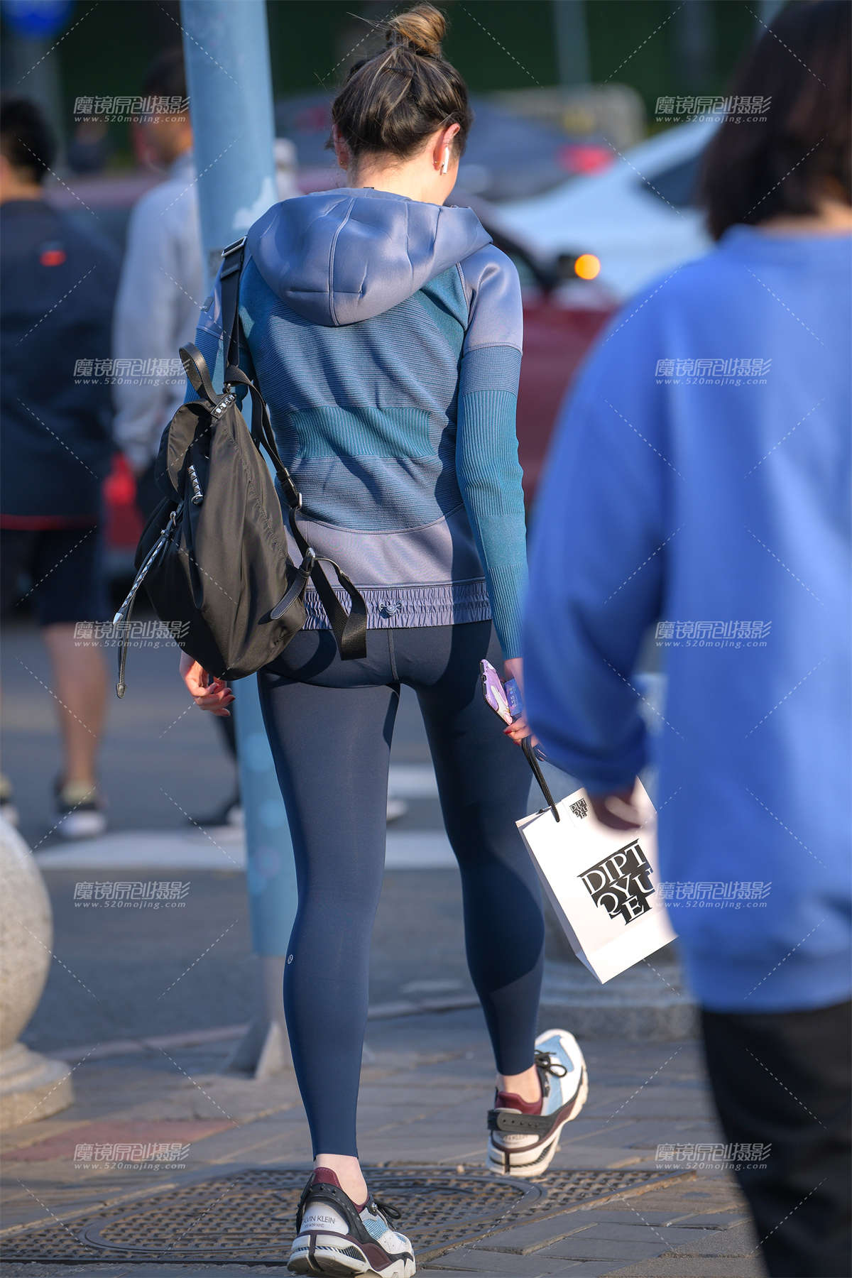 图片[2]-【街拍之魂赛帖】高颜值的紧身妹-日更街拍