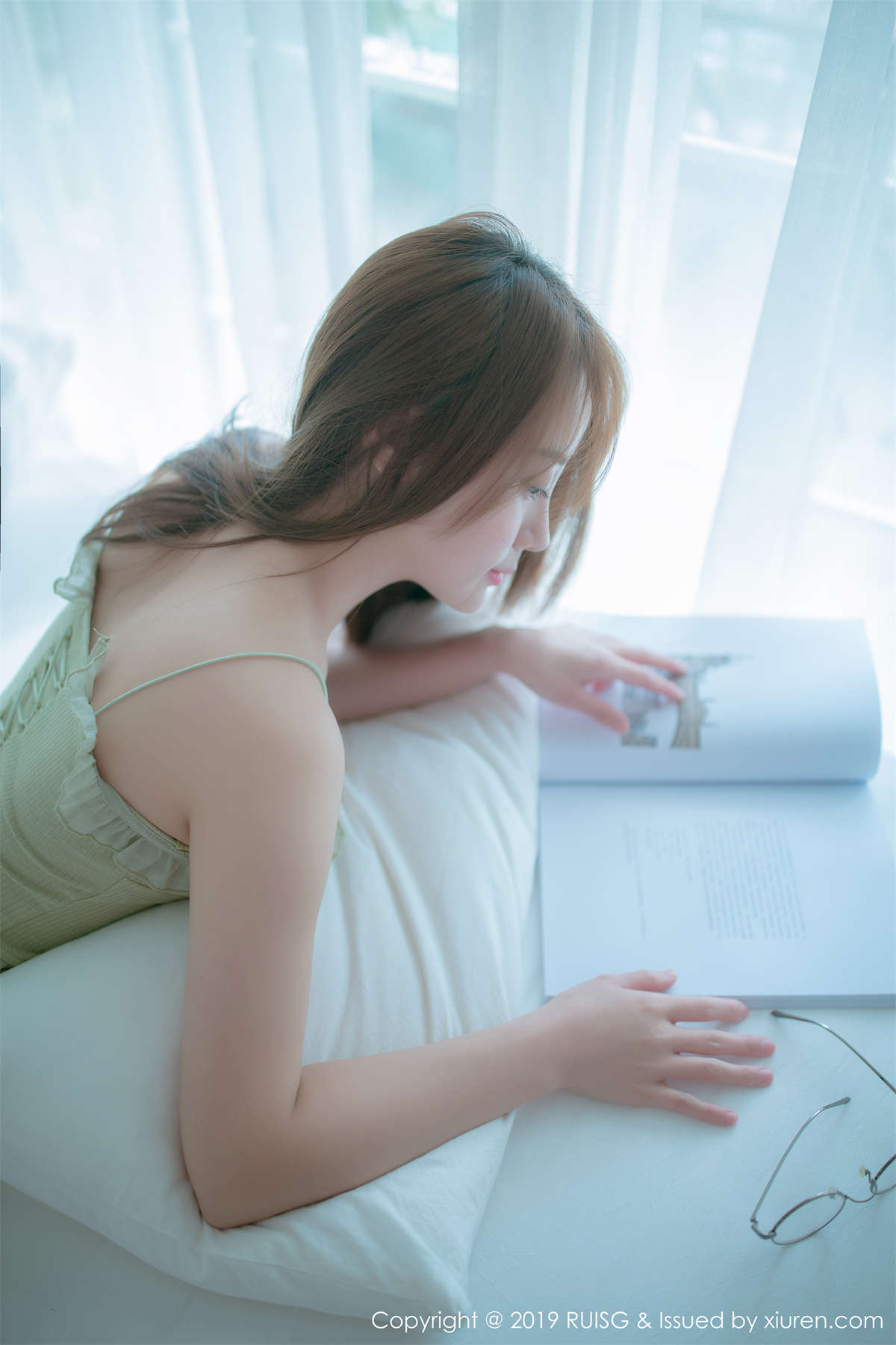 图片[2]-RuiSG瑞丝馆 2019.09.02 VOL.080 肌肤跟身材都不错的妹子 风衣月Lucy-日更街拍