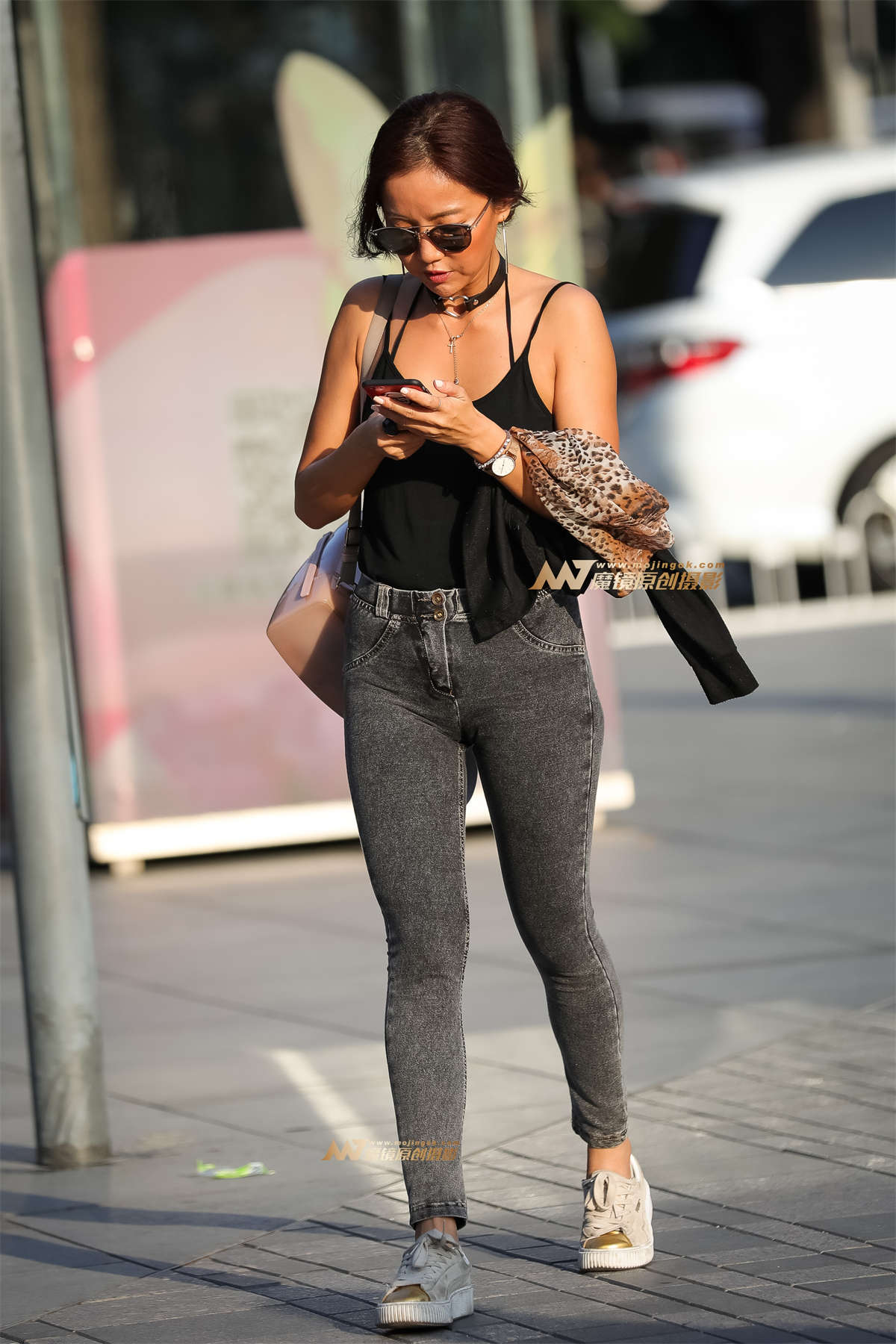 紧牛性感大开背-日更街拍