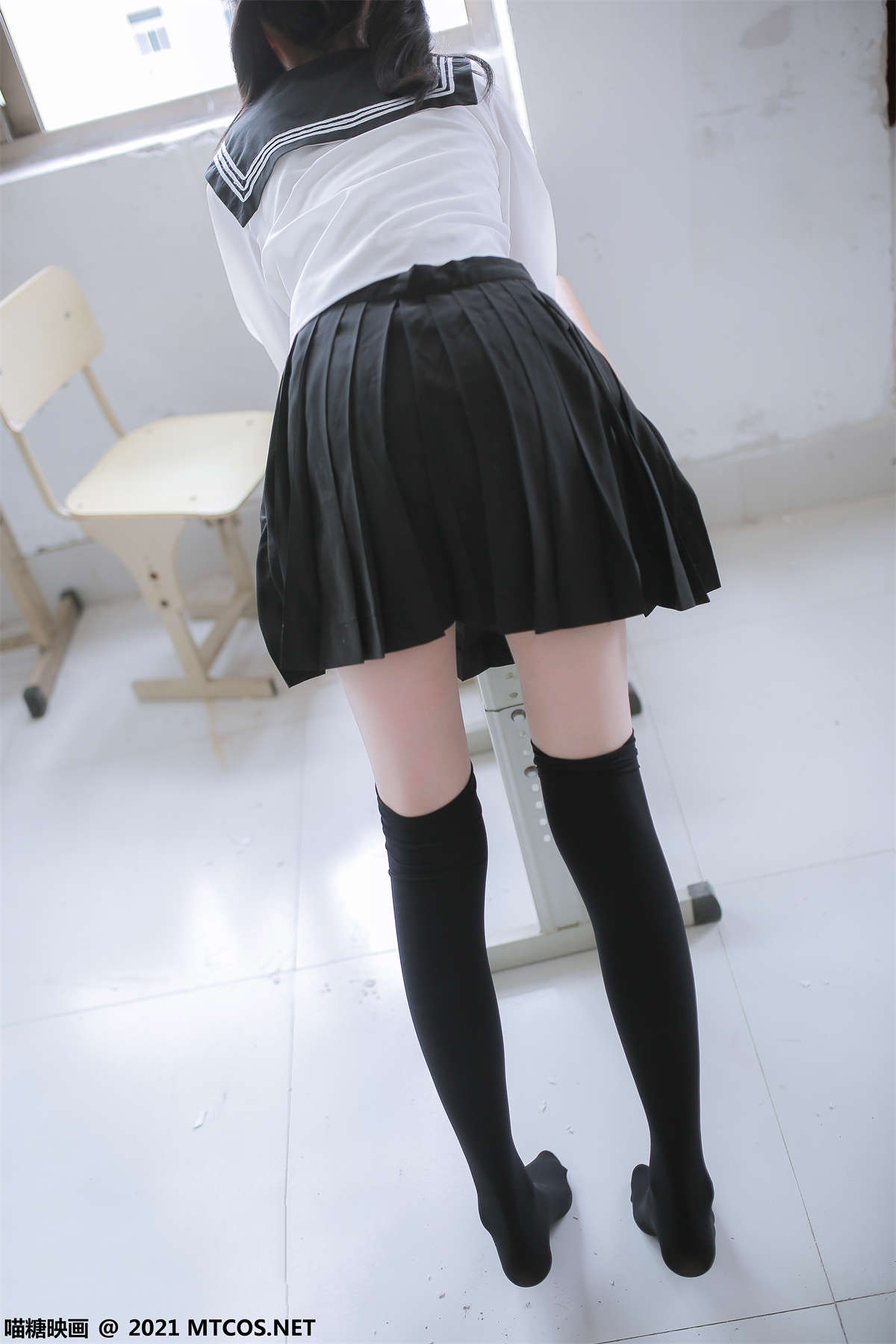 图片[2]-喵糖映画 VOL.429 夏日热裤-日更街拍