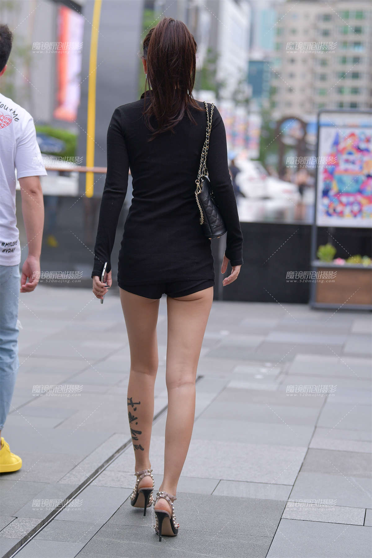 图片[2]-黑色热裤YY长腿-日更街拍