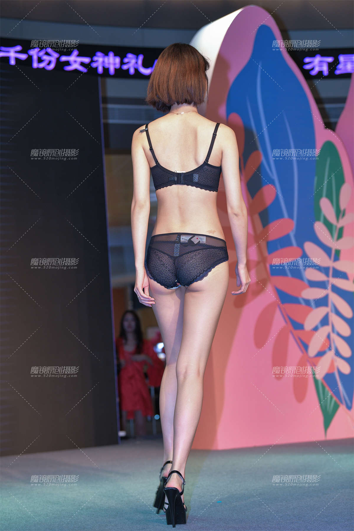 图片[2]-【视觉冲击赛贴】一模多套，性感内衣秀SHOW-日更街拍