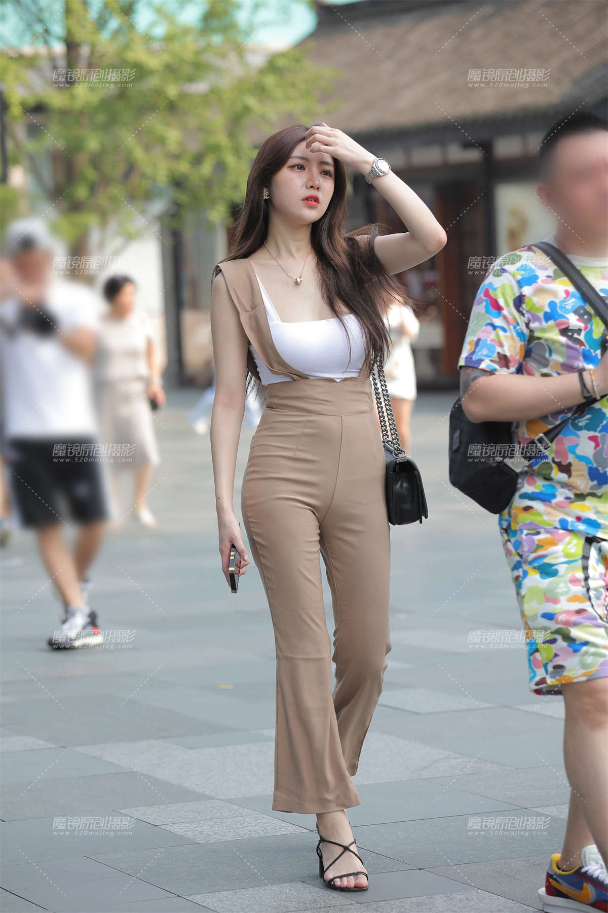 姣好的面容 不负青春的美-日更街拍