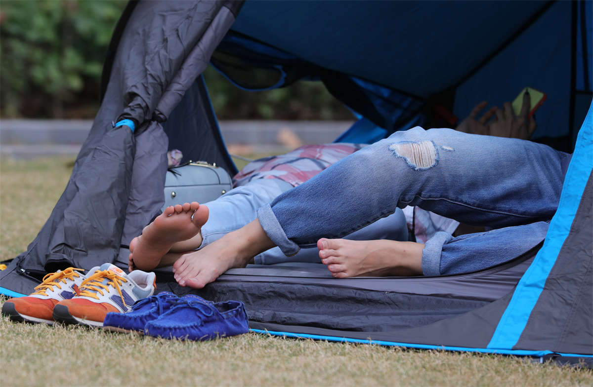 图片[2]-踏青公园街拍系列No.1265 两双高分美女美足终成压轴大餐 第2套-日更街拍