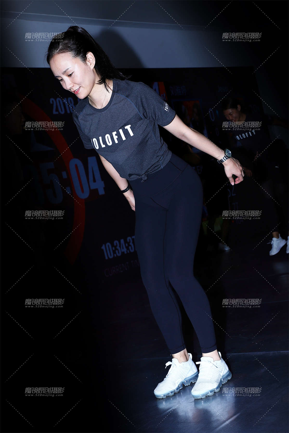 一组在练习的人员-日更街拍