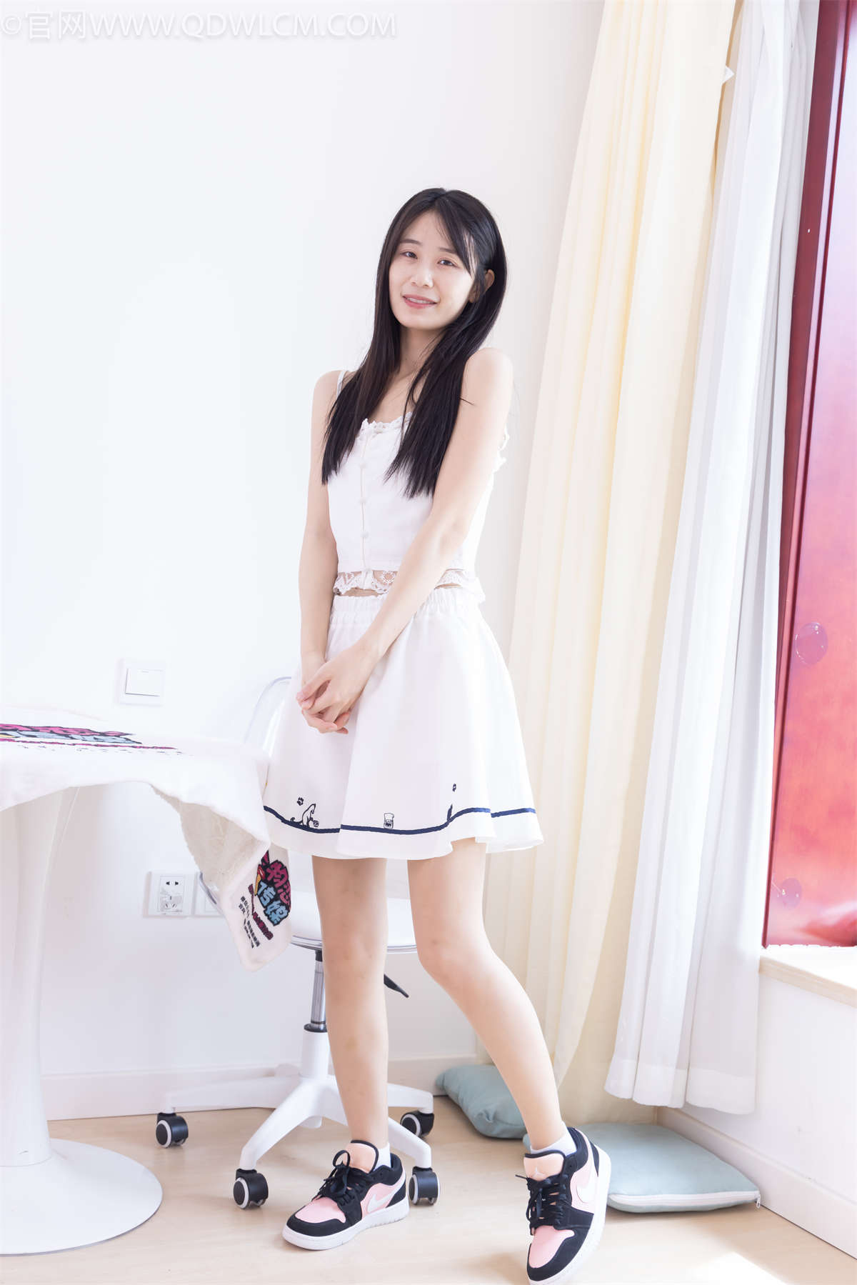 物恋传媒 NO.2110 菜菜-不期而遇-日更街拍