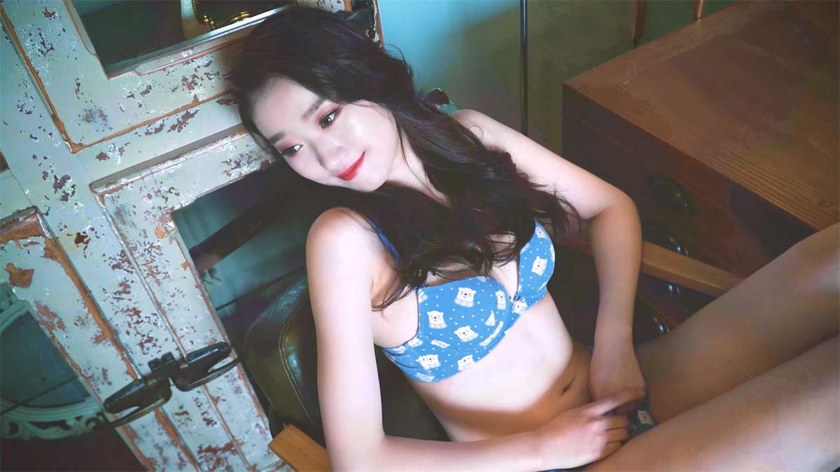 图片[2]-YALAYI雅拉伊视频 2019.10.07 V078 娇艳欲滴 心怡-日更街拍