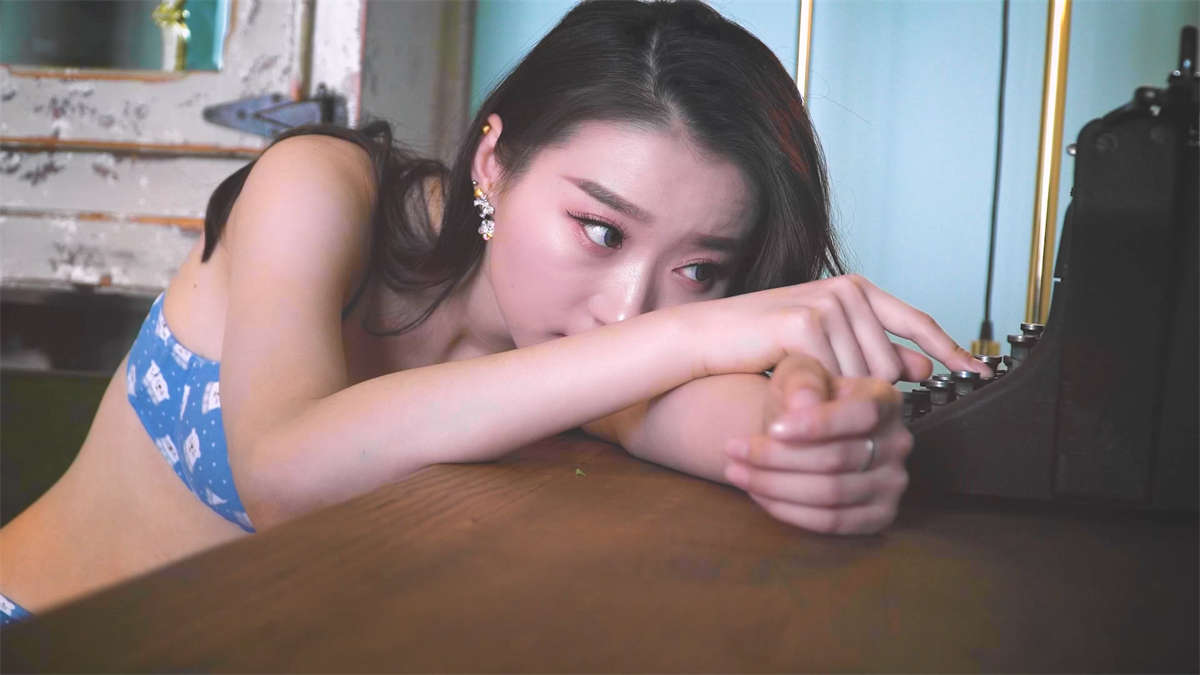 YALAYI雅拉伊视频 2019.10.07 V078 娇艳欲滴 心怡-日更街拍