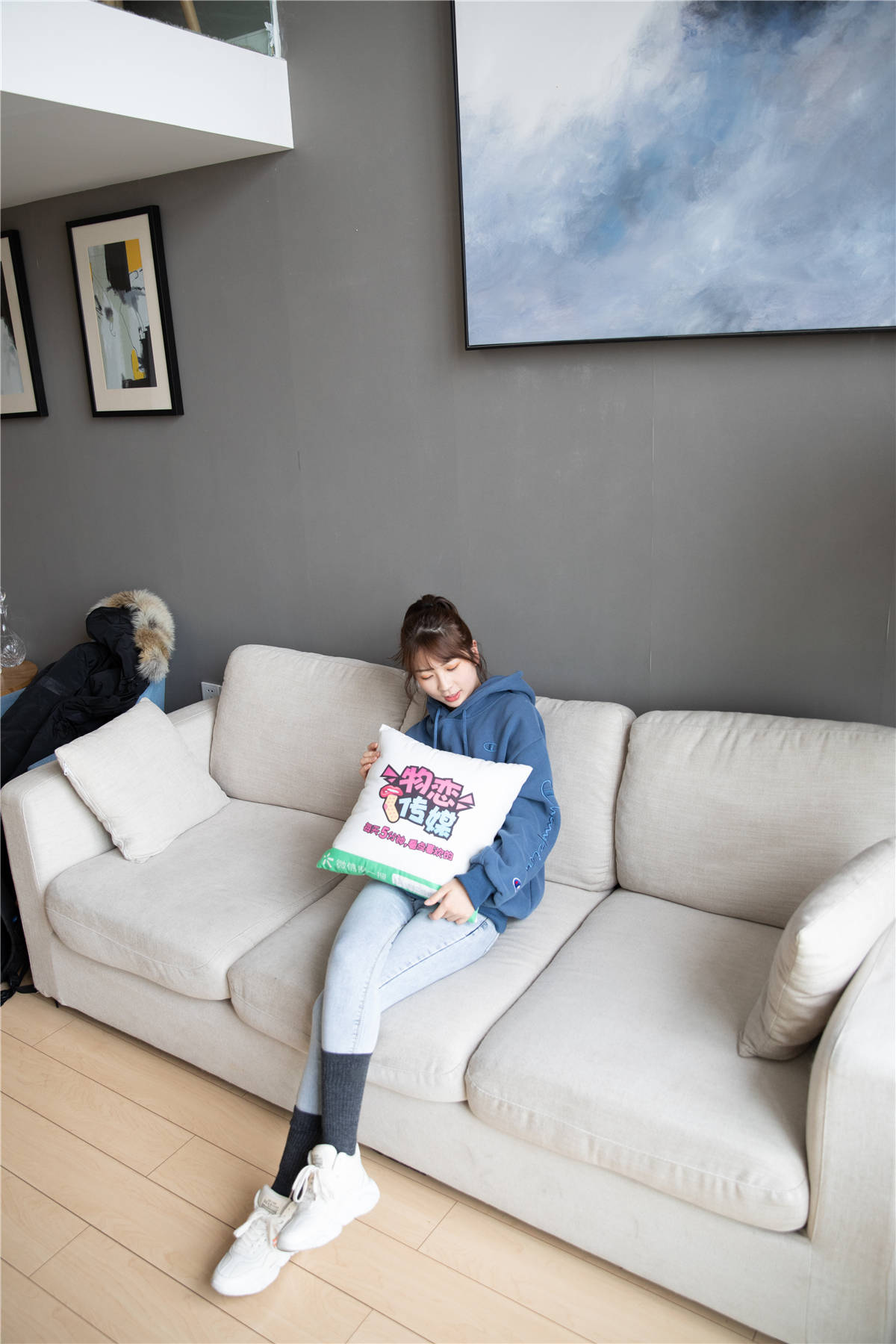 图片[2]-物恋传媒No.098期：米莱-俏皮可爱长筒袜-日更街拍