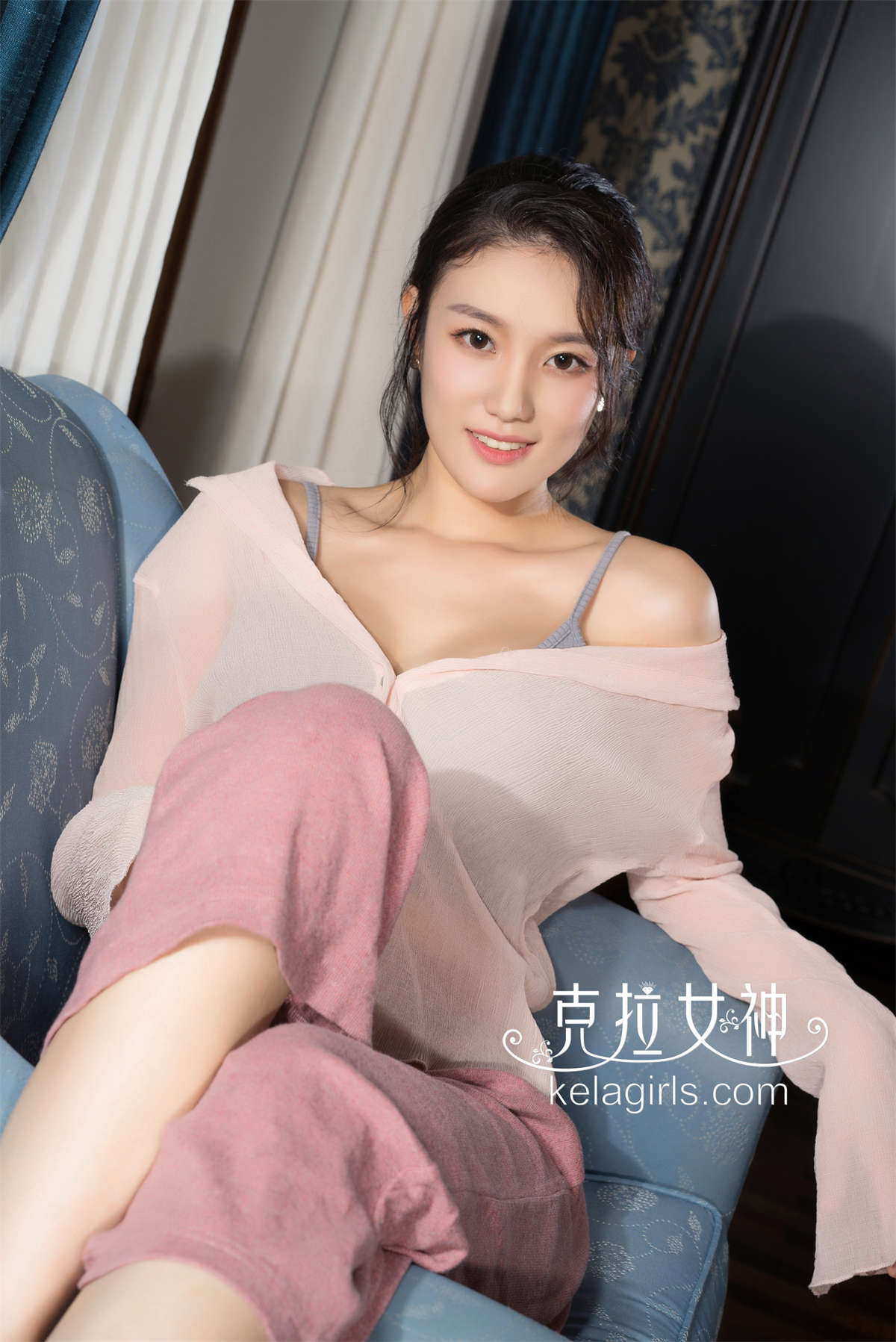 Kelagirls克拉女神 2018.09.21《空姐の日常》宋黛-日更街拍