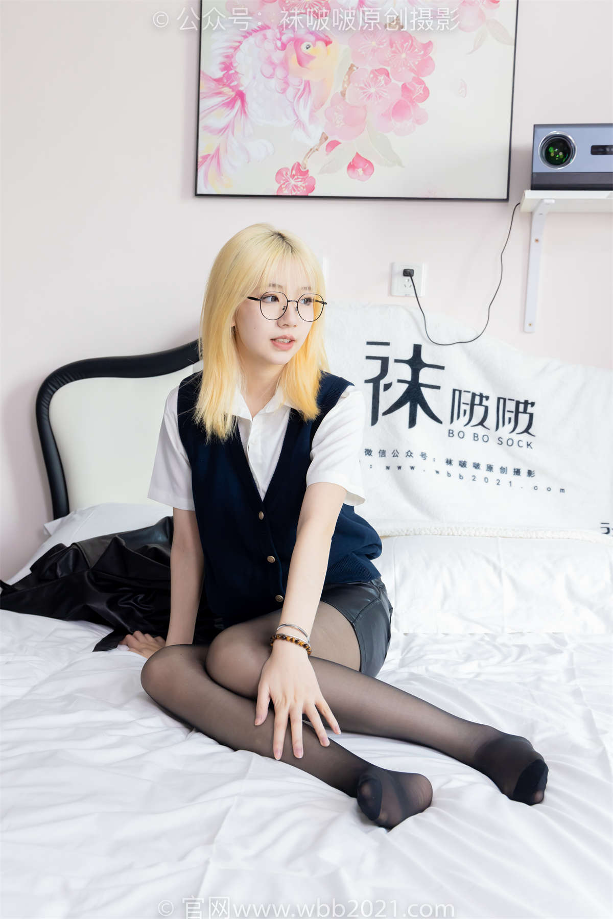 袜啵啵 No.507 小甜豆-高跟长靴、薄黑丝（脚尖加固款）、皮衣外套、ol风 超长花絮版-日更街拍