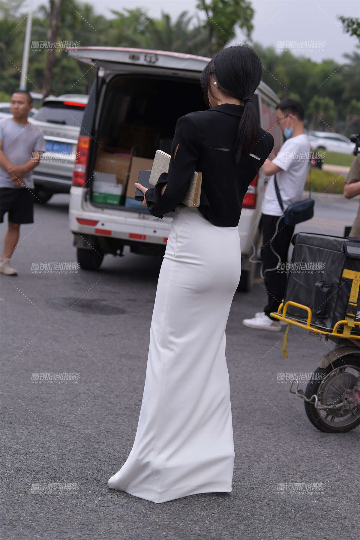 图片[2]-开衩裙美女-日更街拍