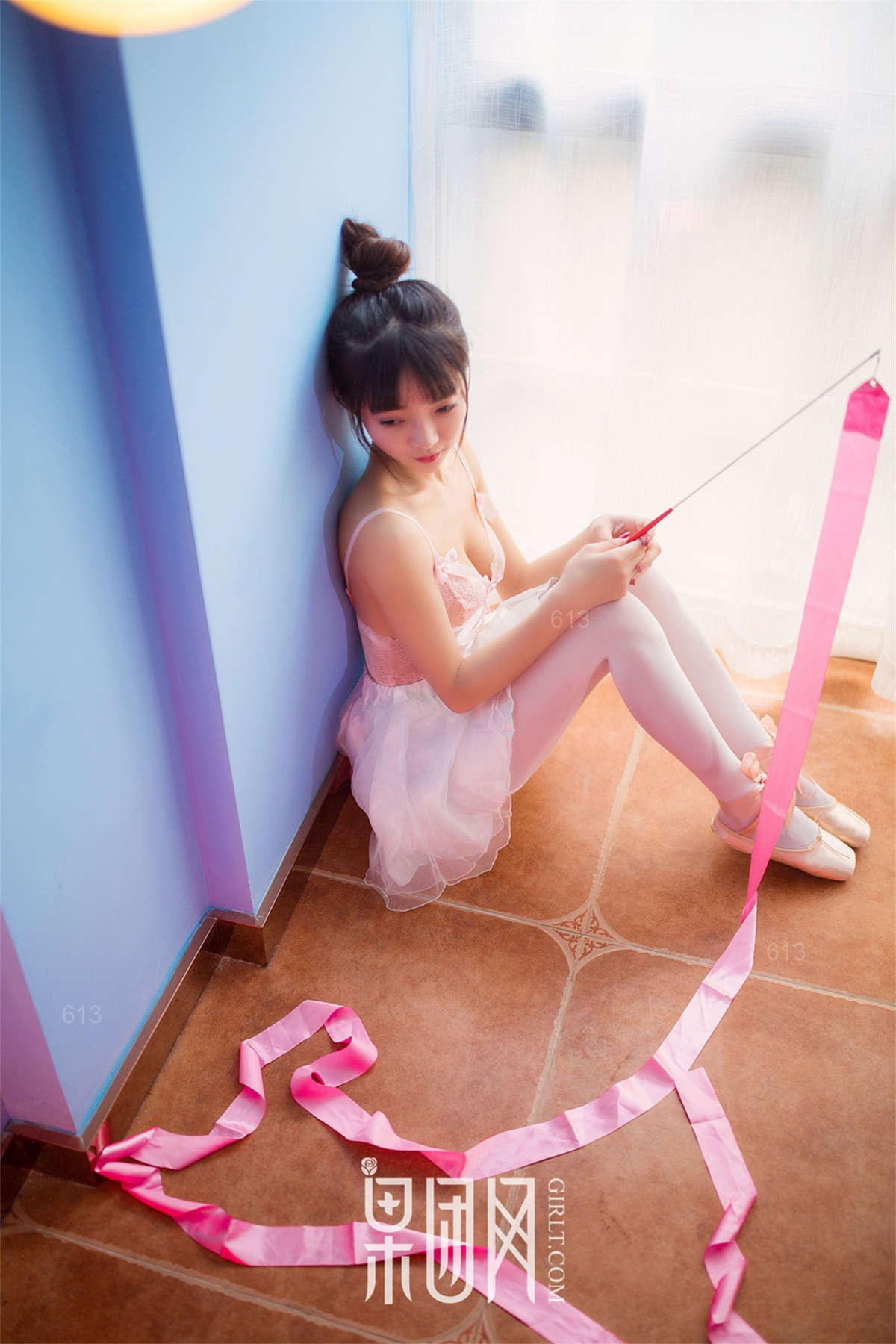 Girlt果团网 NO.044 粉色糖果萌萌女-日更街拍