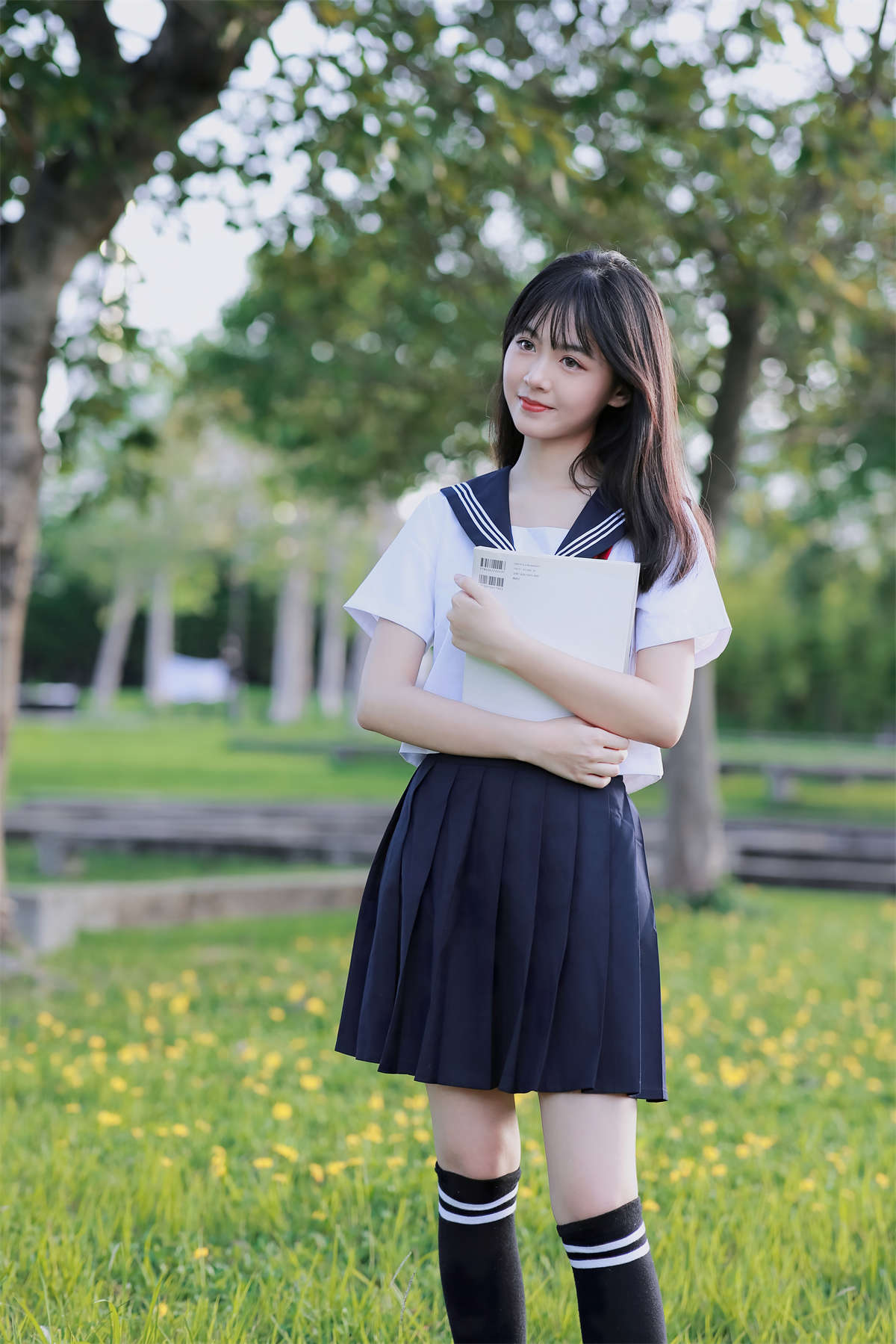 YITUYU艺图语 2023.08.27 高中女生 小乐插图1