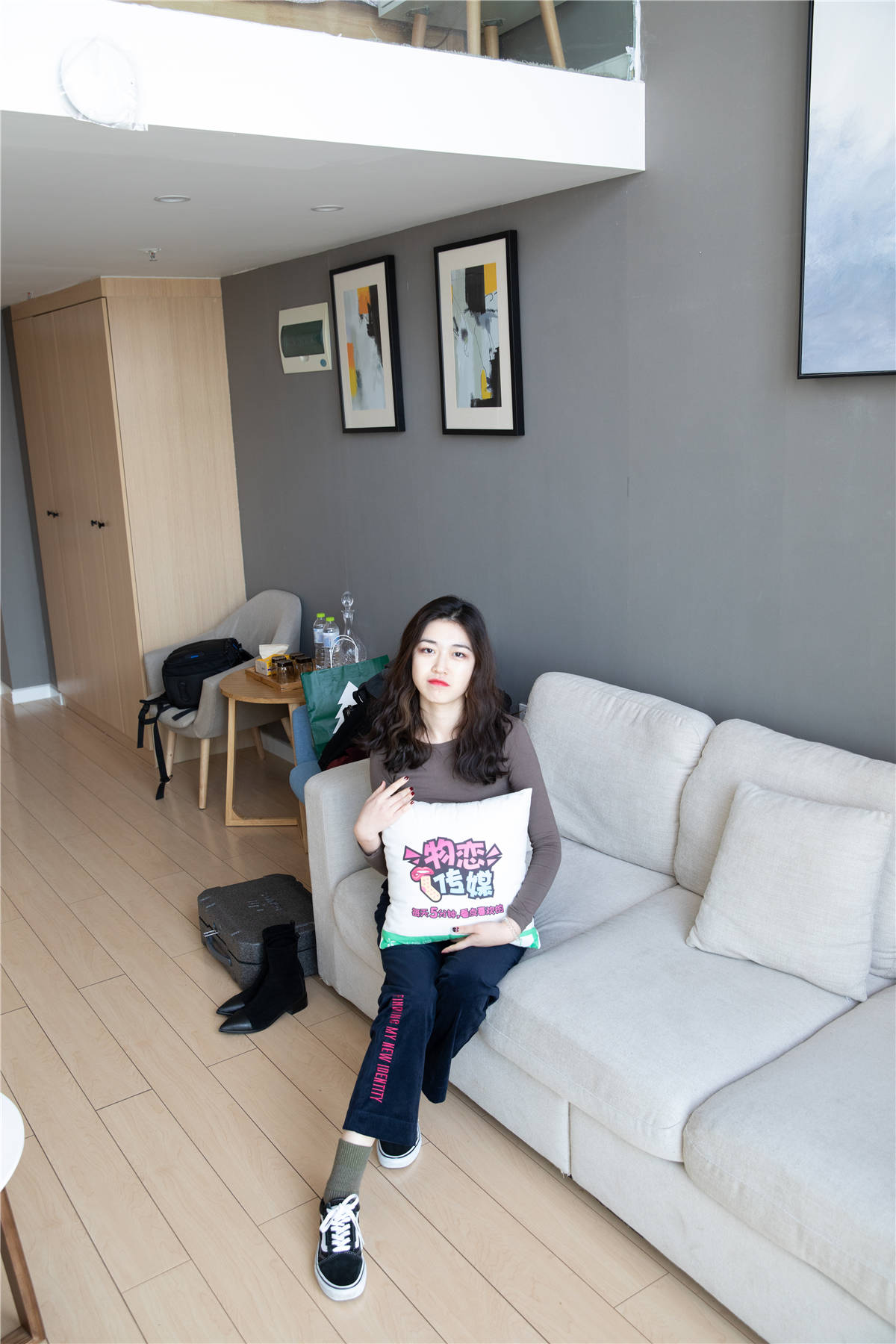 图片[2]-物恋传媒No.099期：佳琪-可御可萌-浪漫红唇的温柔-日更街拍