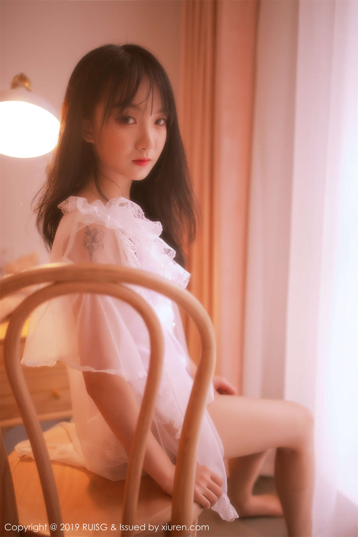 RuiSG瑞丝馆 2019.09.11 VOL.085 梦幻光线与诱人蕾丝 小葡萄miki-日更街拍