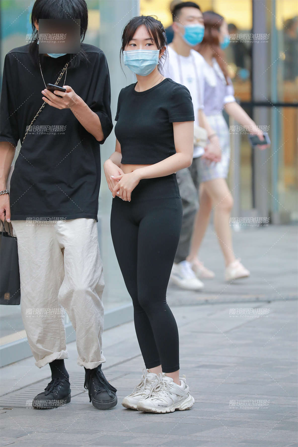 【玻璃街拍】黑色瑜伽裤女友-日更街拍