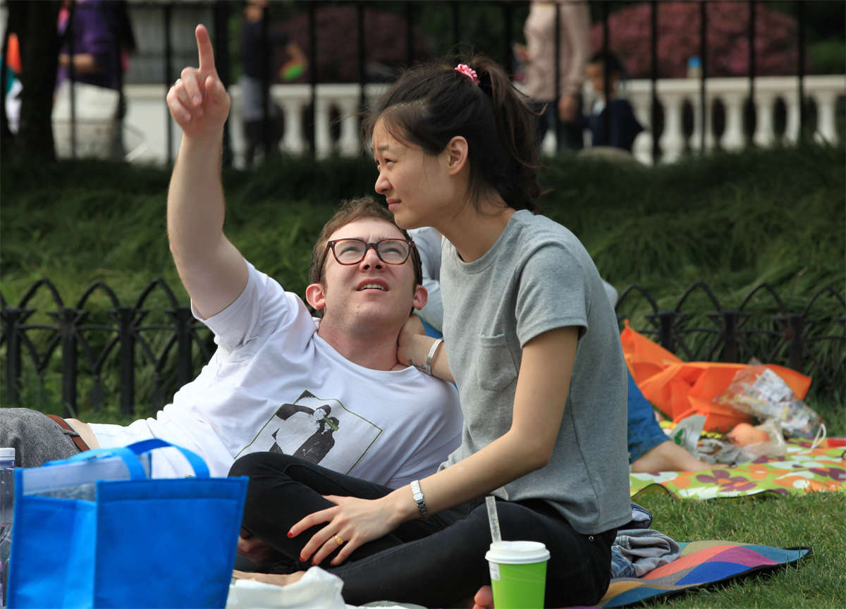 图片[2]-踏青公园街拍系列No.1269 从早春盼到秋天，终于把一双美女好脚尽数收入囊中 第3套-日更街拍