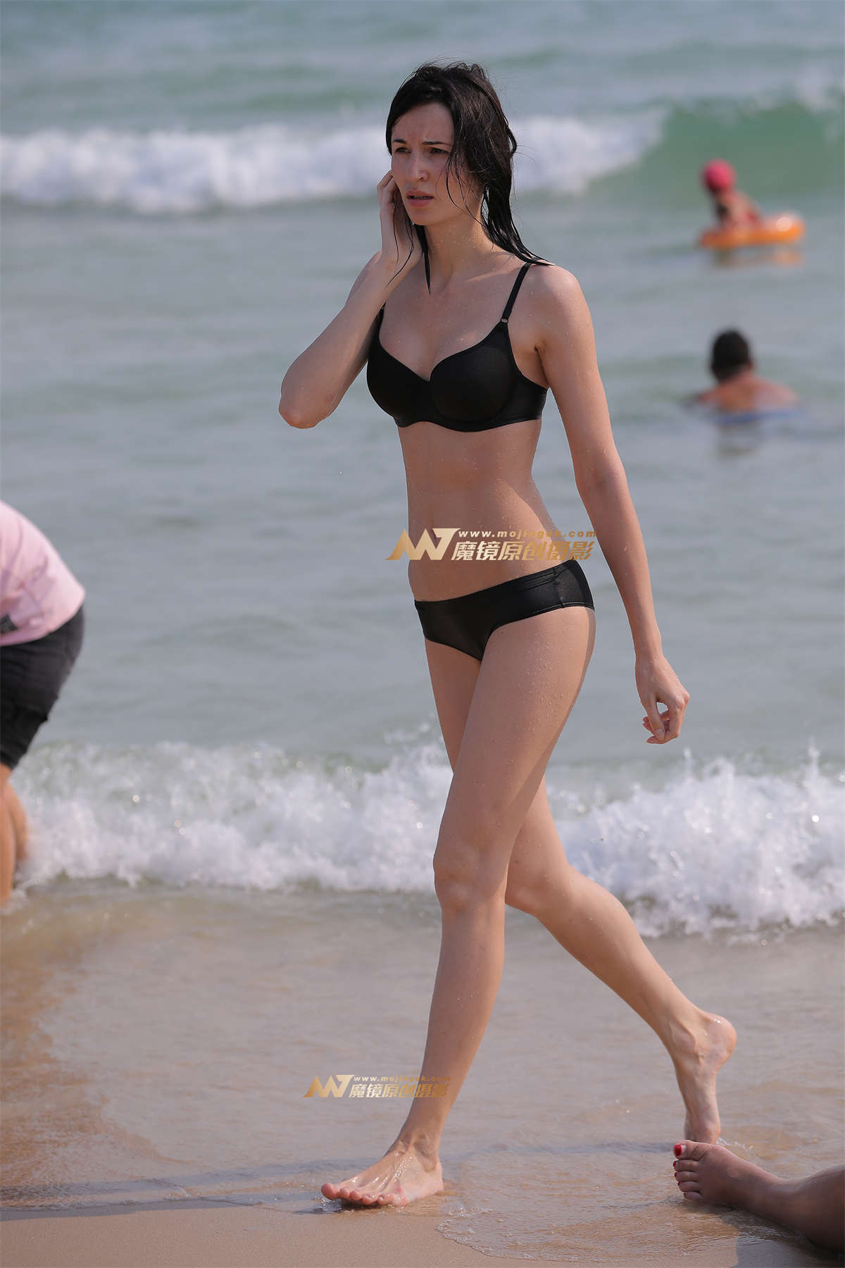 【视觉冲击赛贴】高挑，性感比基尼美女-日更街拍