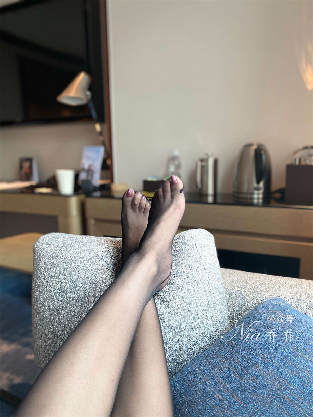 图片[2]-安乔乔儿(Nia乔乔) No.032 OL丝诱-日更街拍