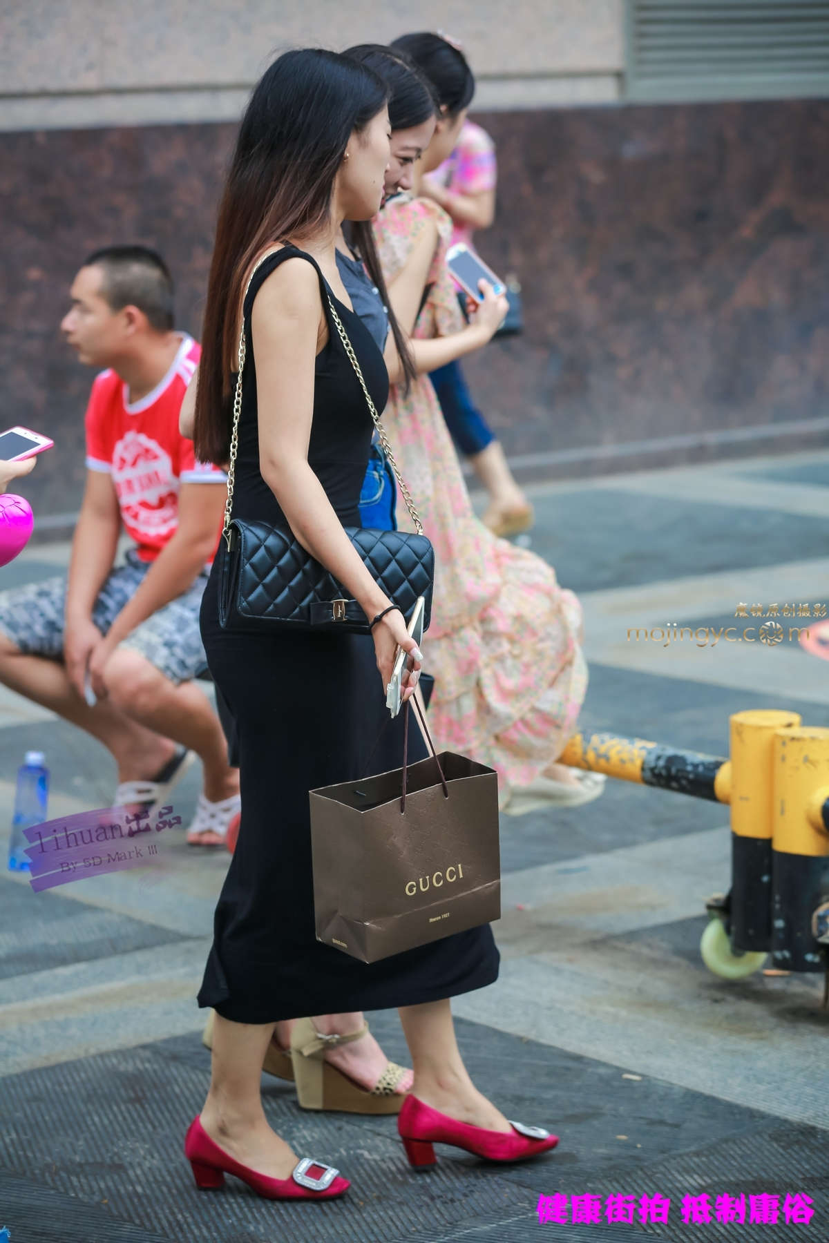 李欢原创-黑色裹身裙（13P）-日更街拍