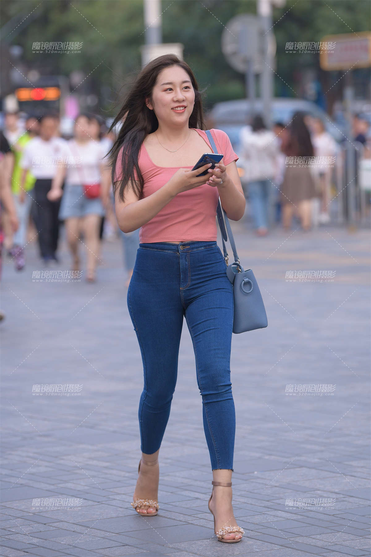 【街拍之魂赛帖】欧美身材的紧牛-日更街拍