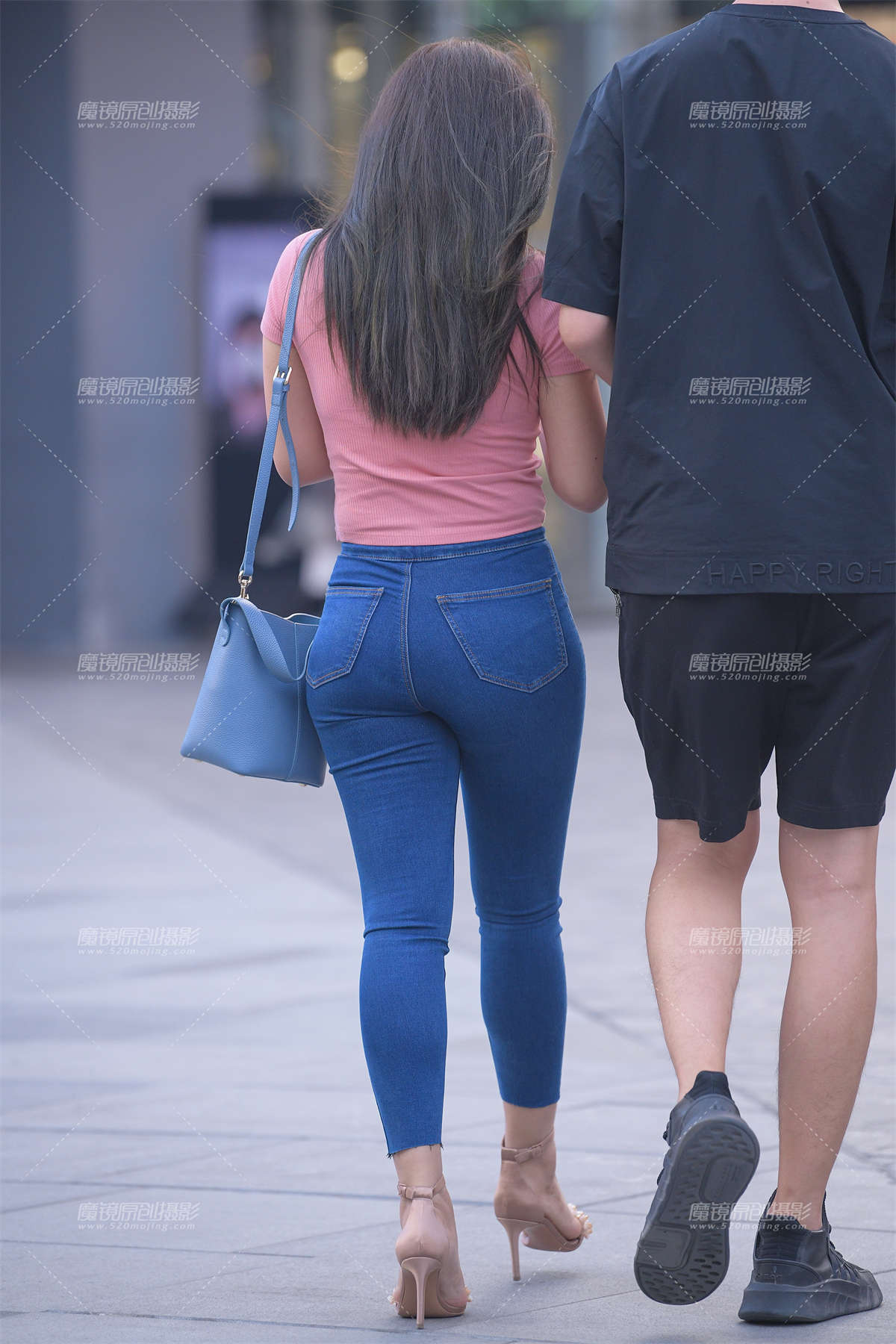 图片[2]-【街拍之魂赛帖】欧美身材的紧牛-日更街拍