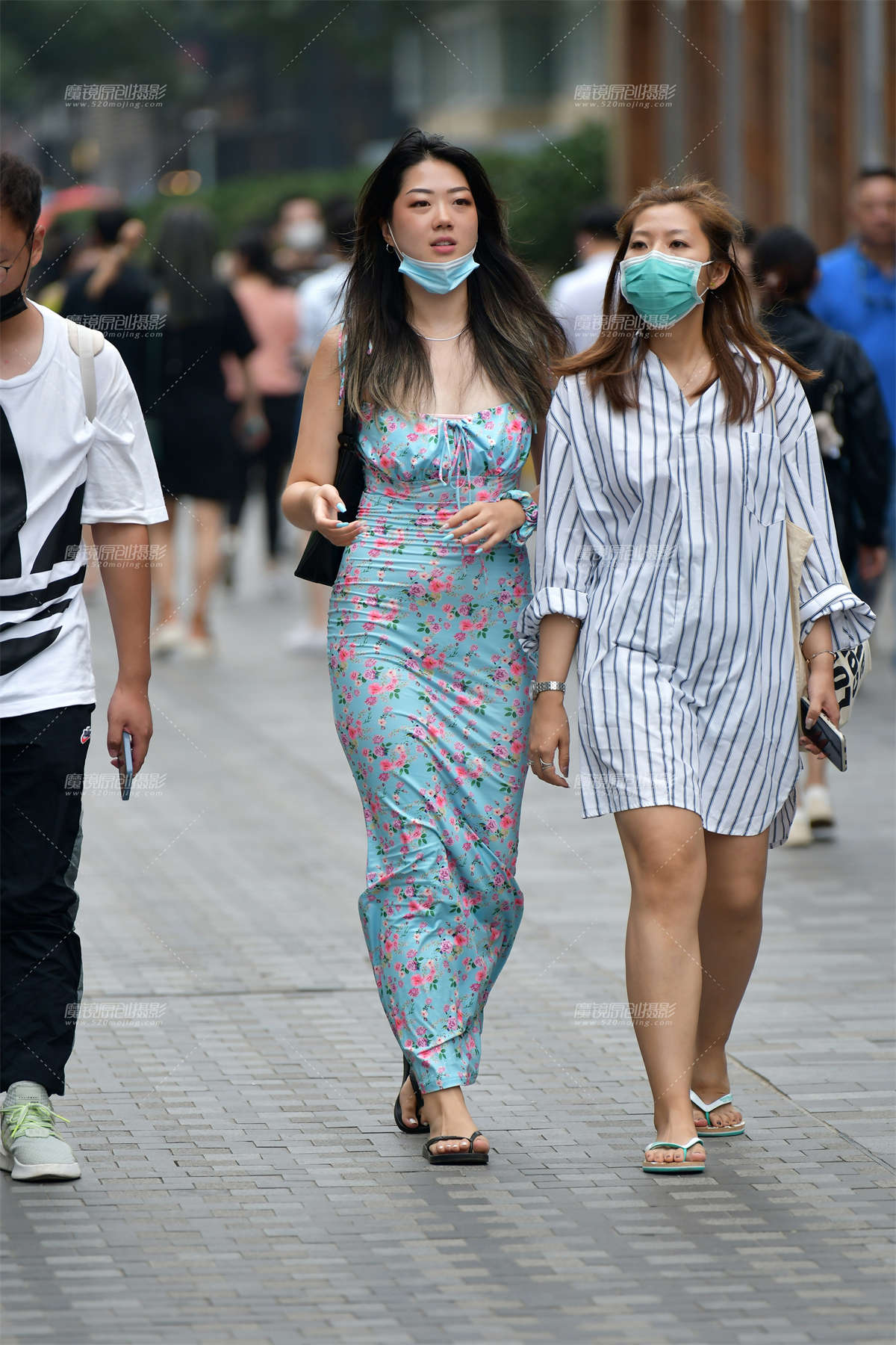 图片[2]-★碎花裹身裙美女-日更街拍