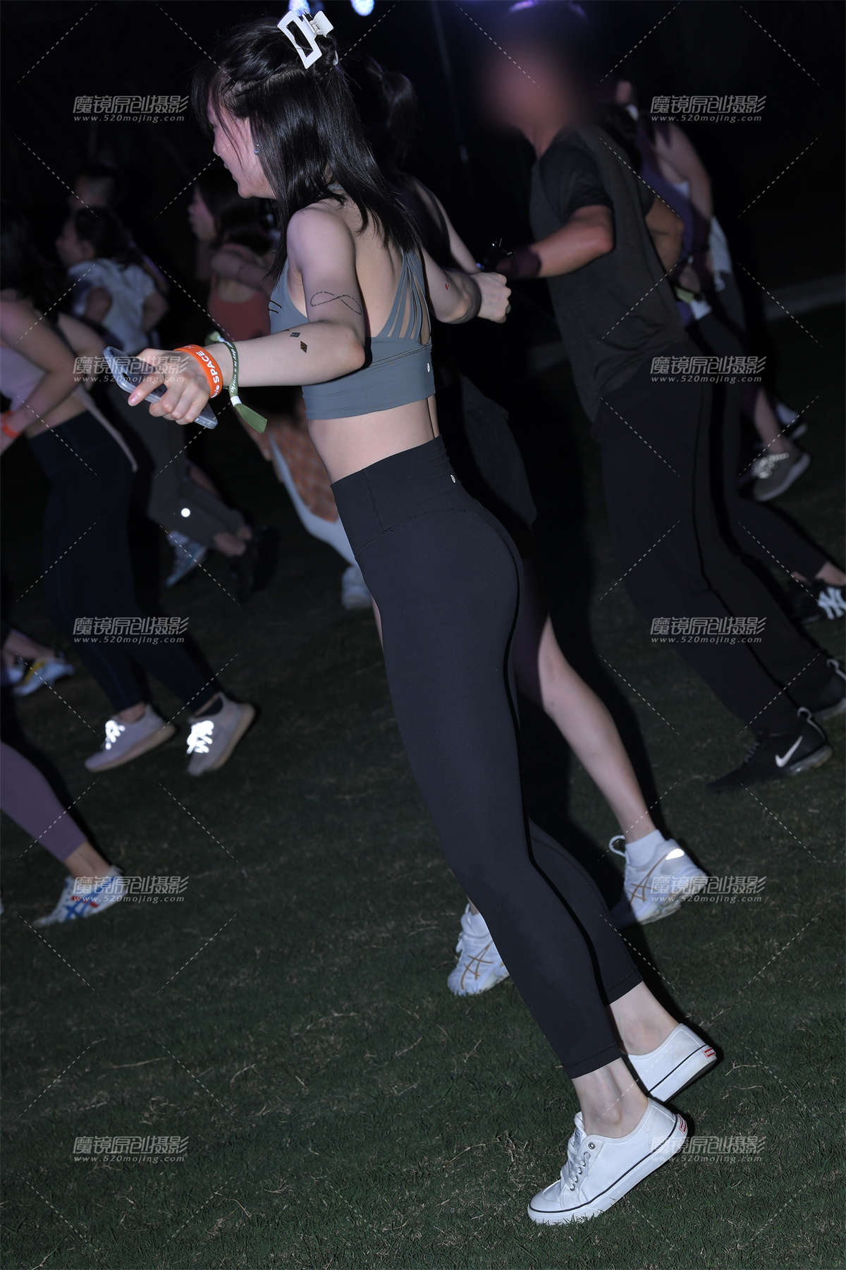 图片[2]-【咔喳赛帖】身材苗条-日更街拍