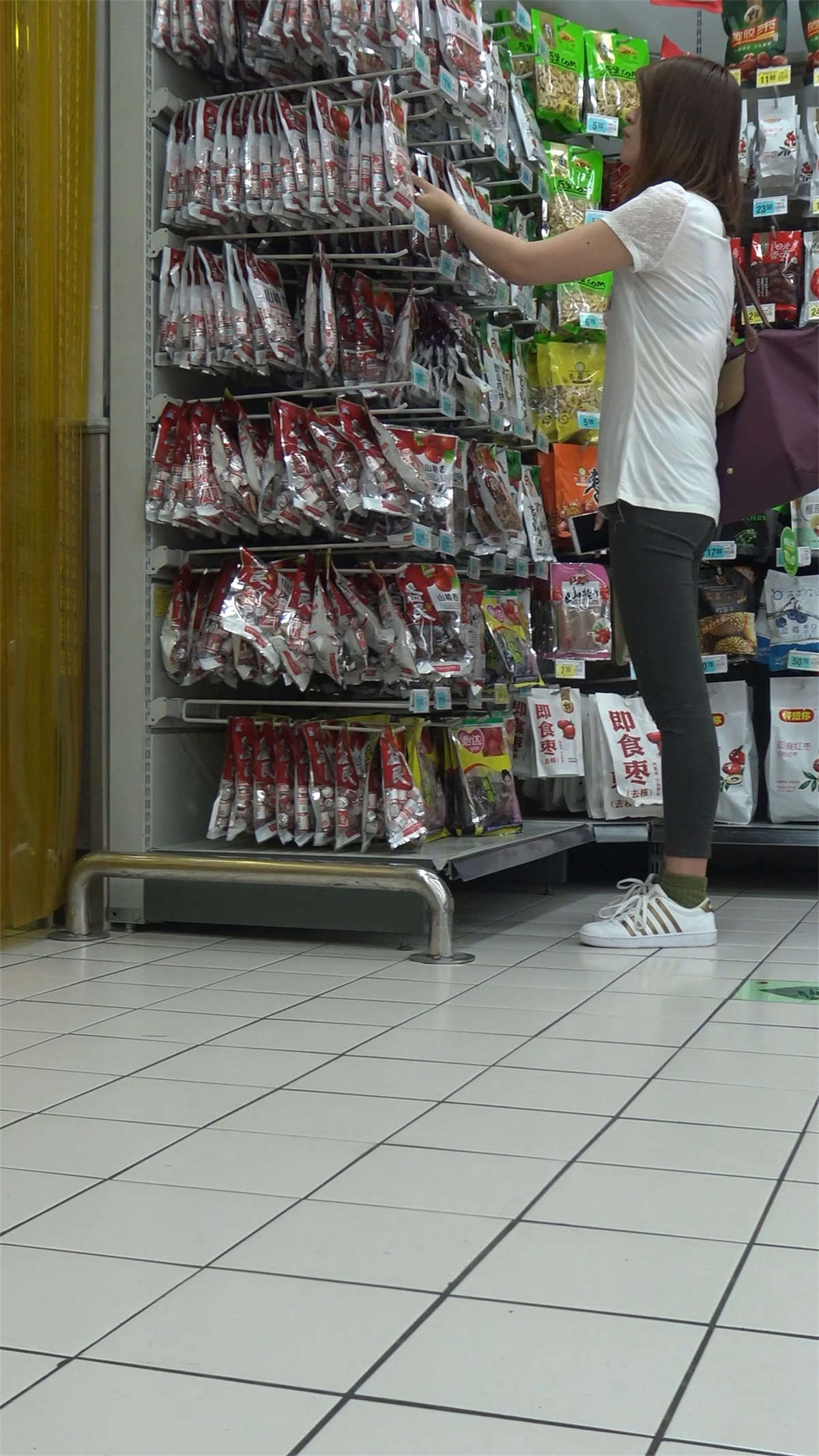 图片[2]-好看的运动裤紧身美女-日更街拍