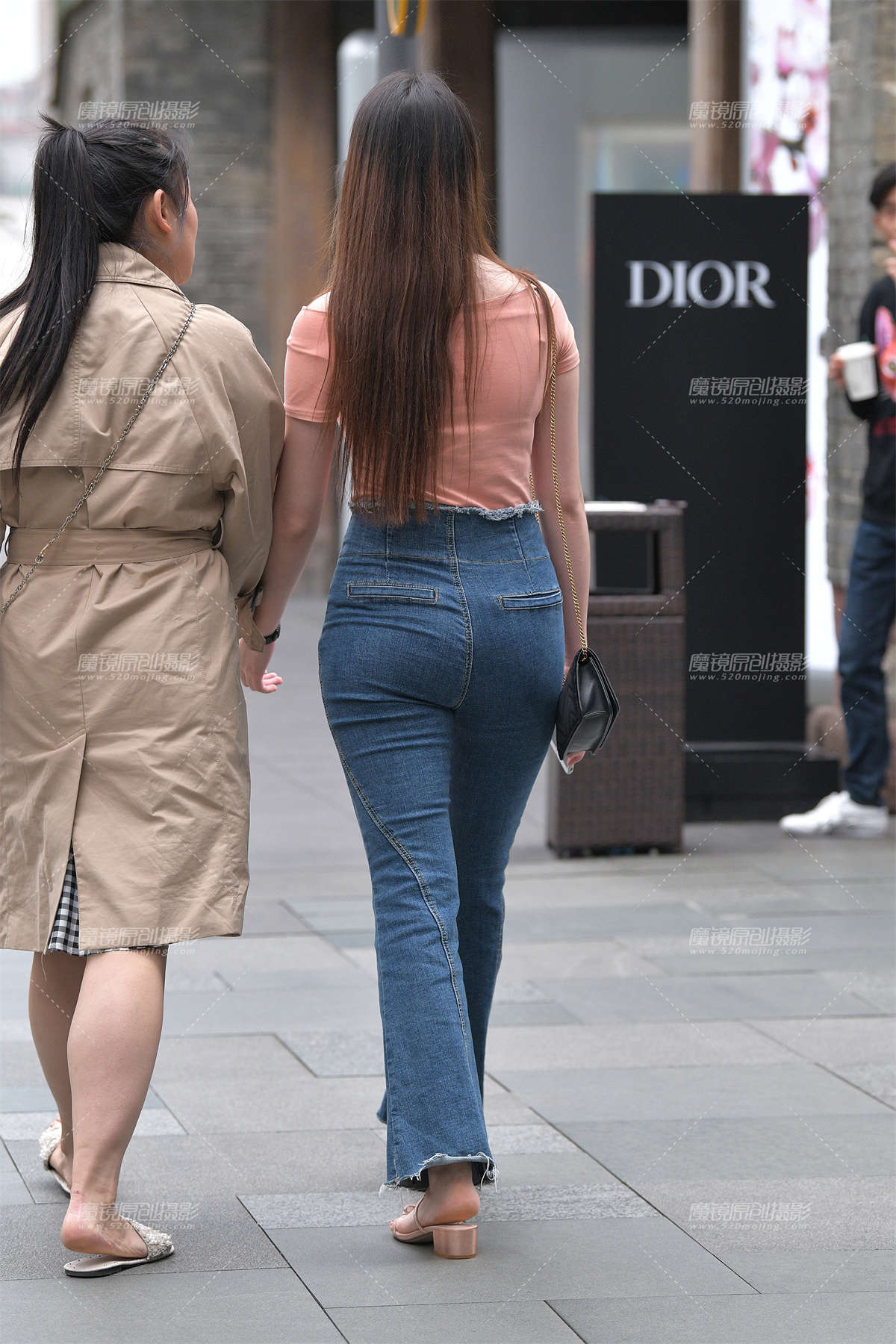 图片[2]-【视觉冲击赛贴】高挑的紧牛小姐姐-日更街拍