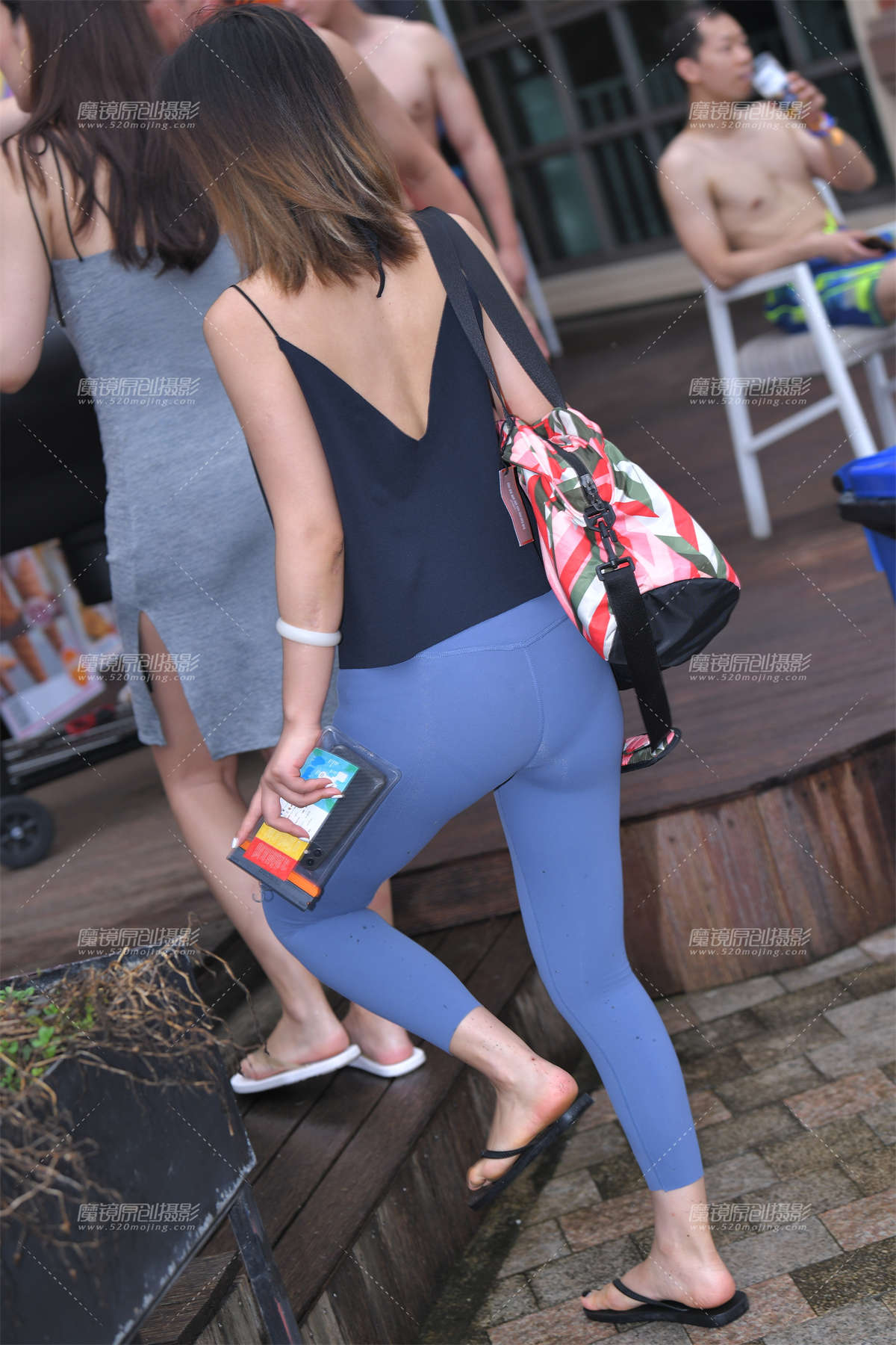 图片[2]-【咔喳赛帖】他在拍我吗-日更街拍