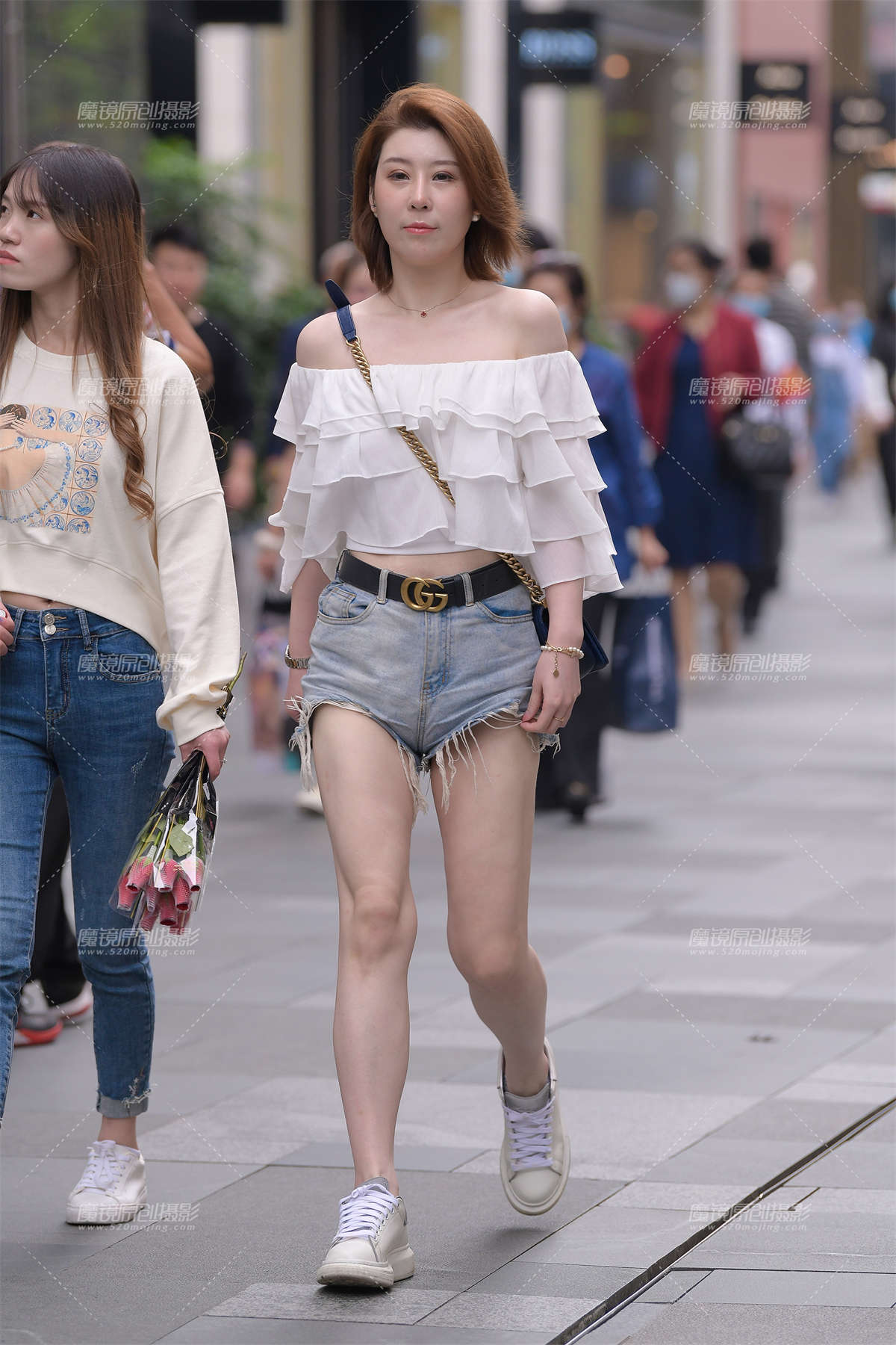 性感热裤美女-日更街拍