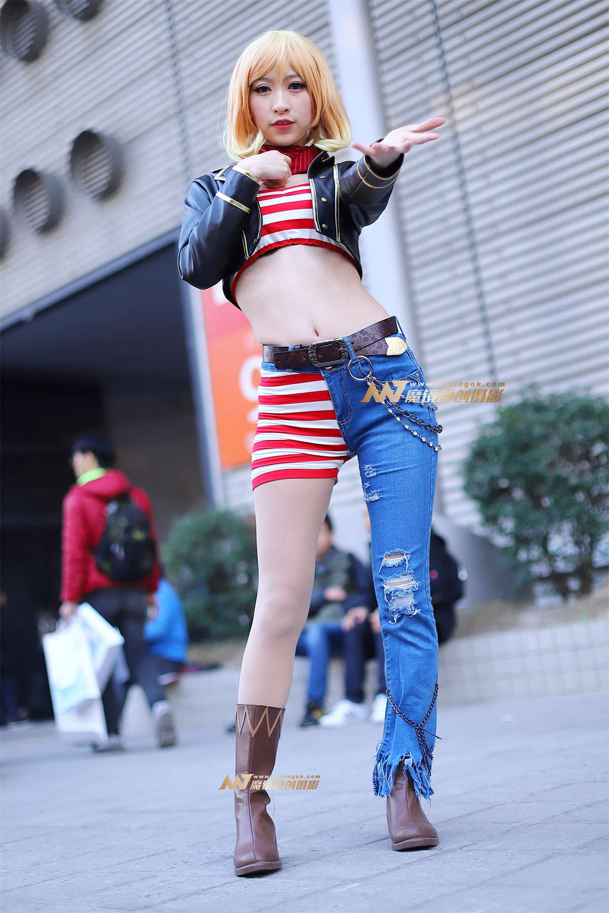 星条旗紧身牛仔裤-日更街拍