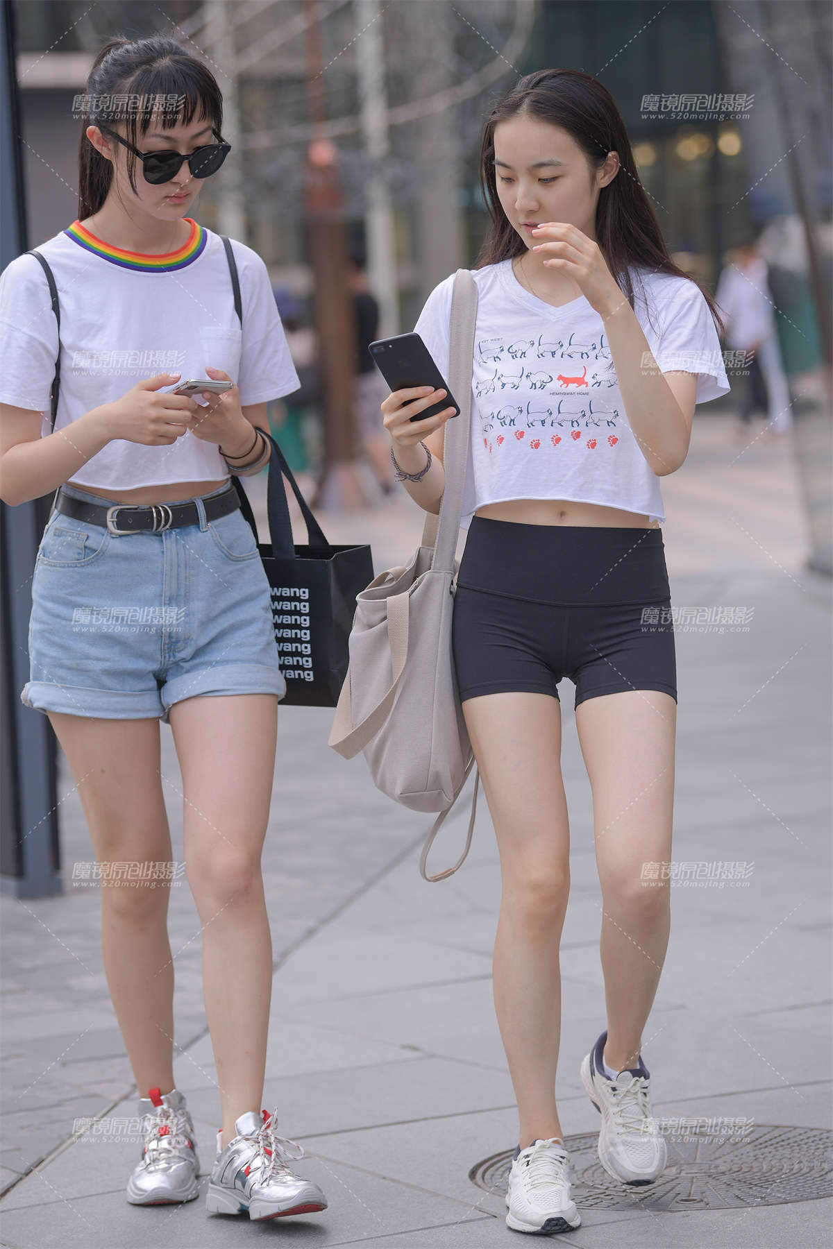 【街拍之魂赛帖】清新紧身短裤小姐姐-日更街拍
