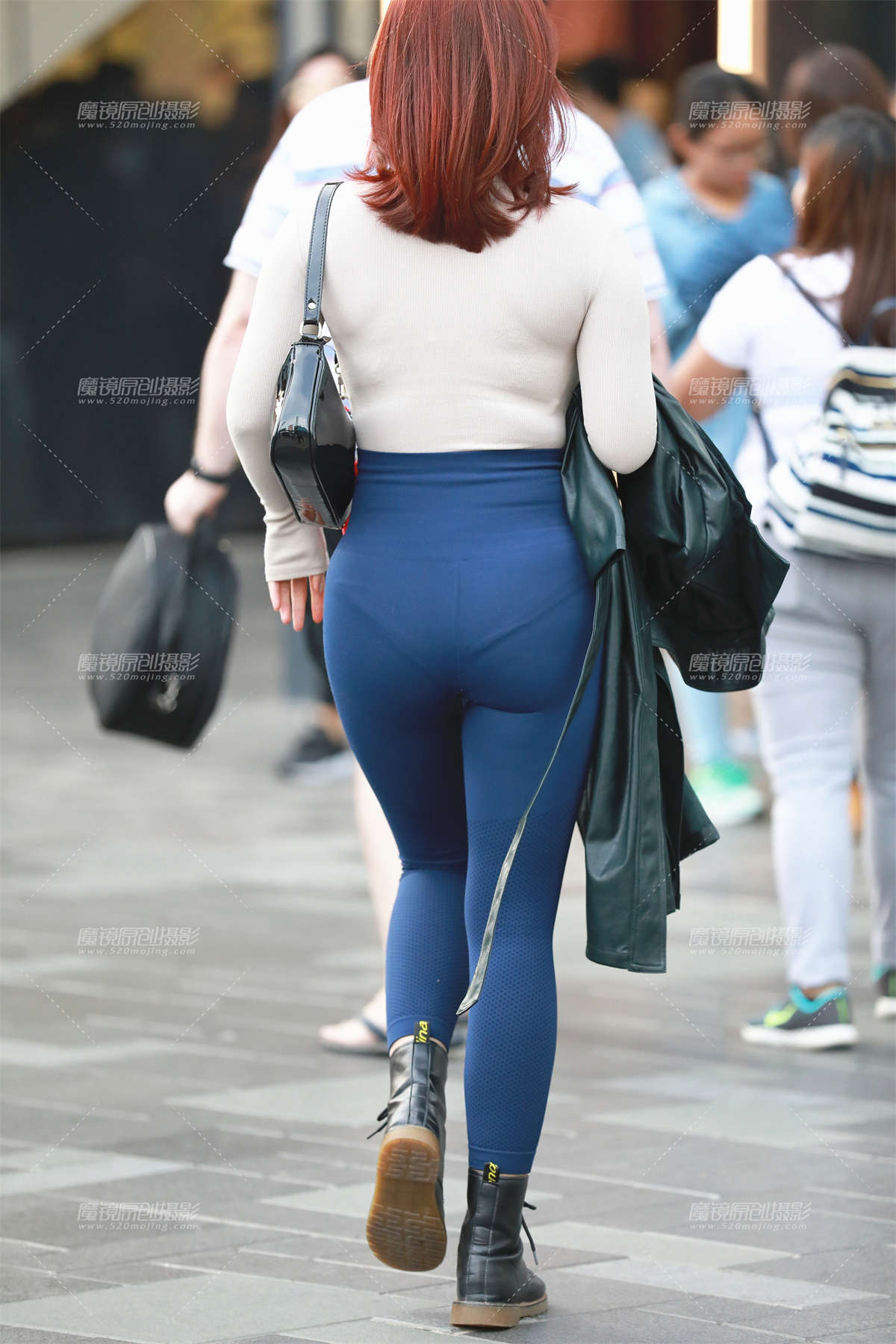 图片[2]-【玻璃赛帖】蓝色紧身裤__-日更街拍