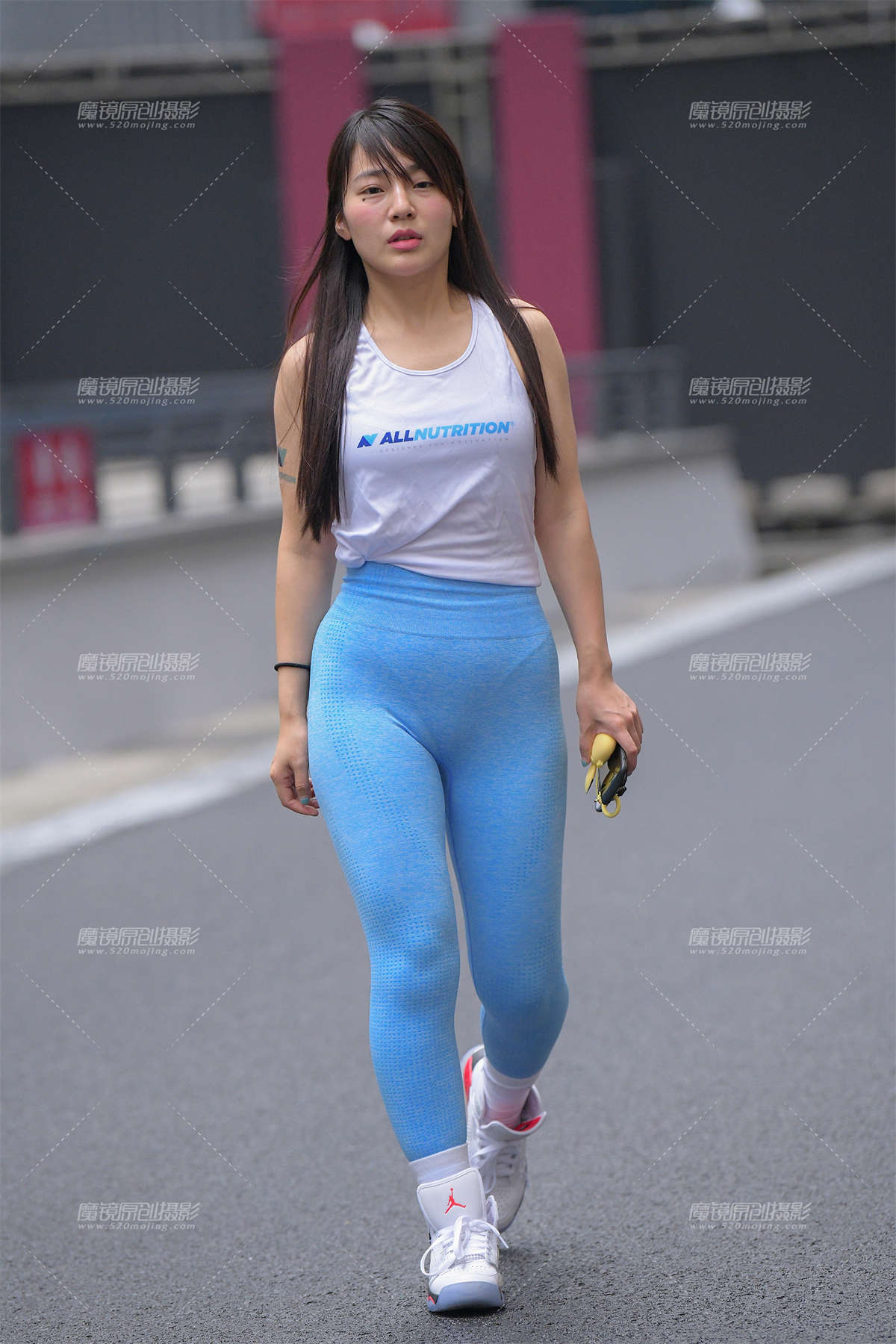 【街拍之魂赛帖】拍出了楚楚可怜的深情-日更街拍