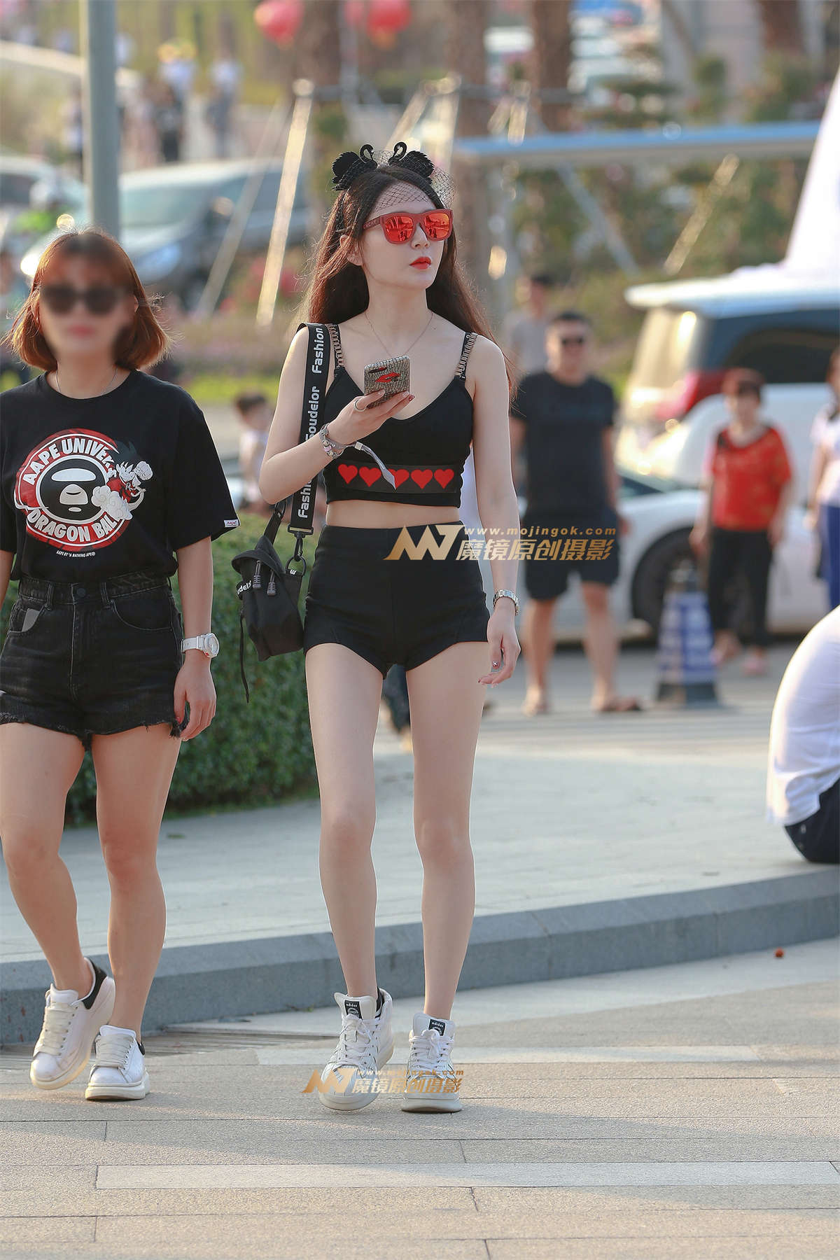 【视觉冲击赛贴】黄昏下的纤细美腿MM-日更街拍