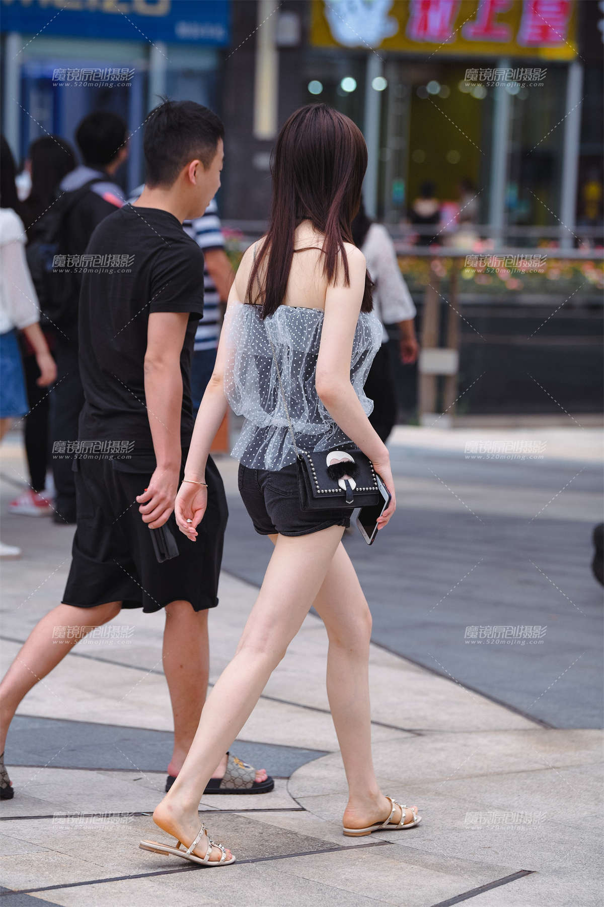 图片[2]-裹胸热裤美腿-日更街拍