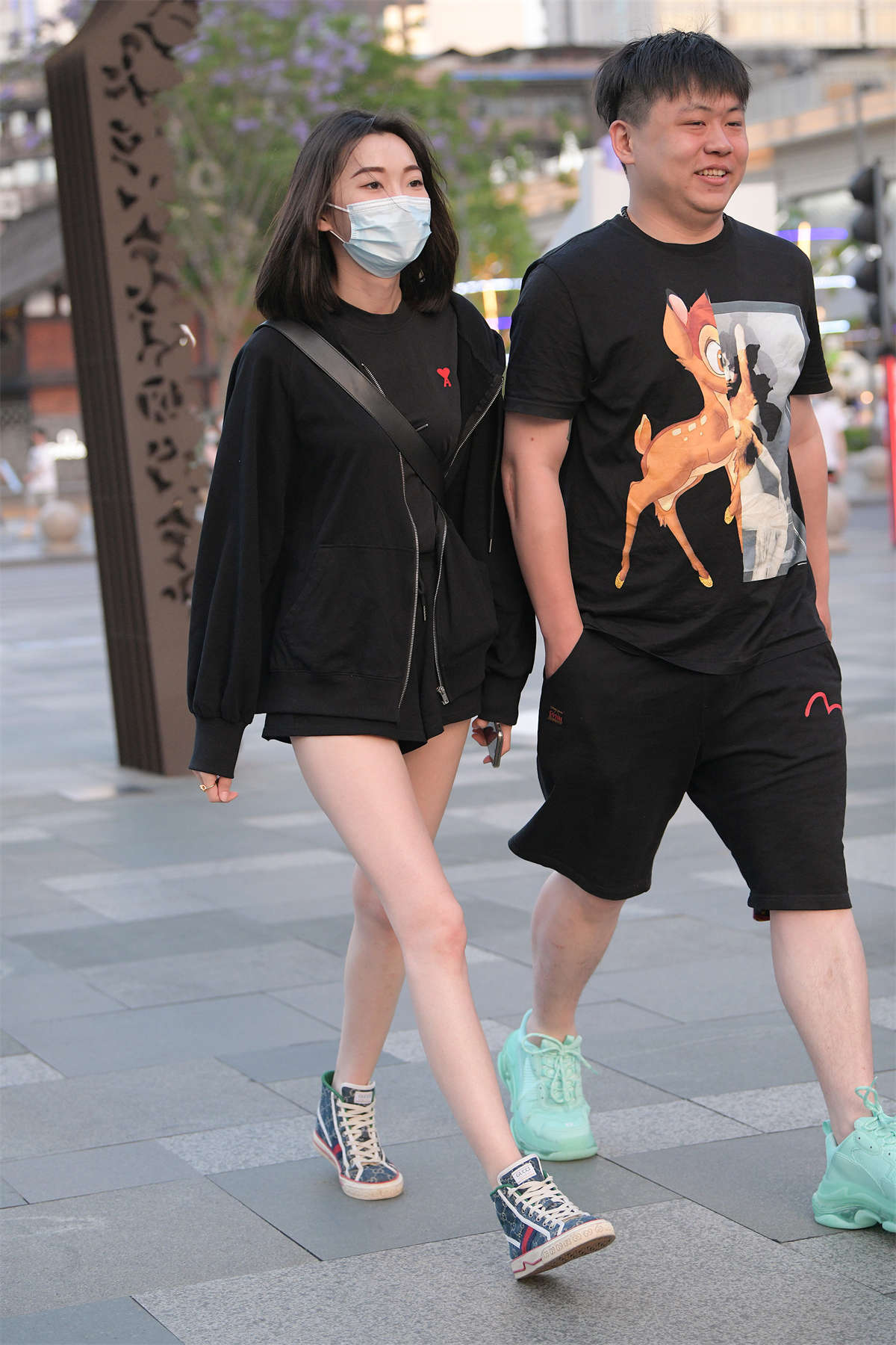 纤细美腿女友-日更街拍